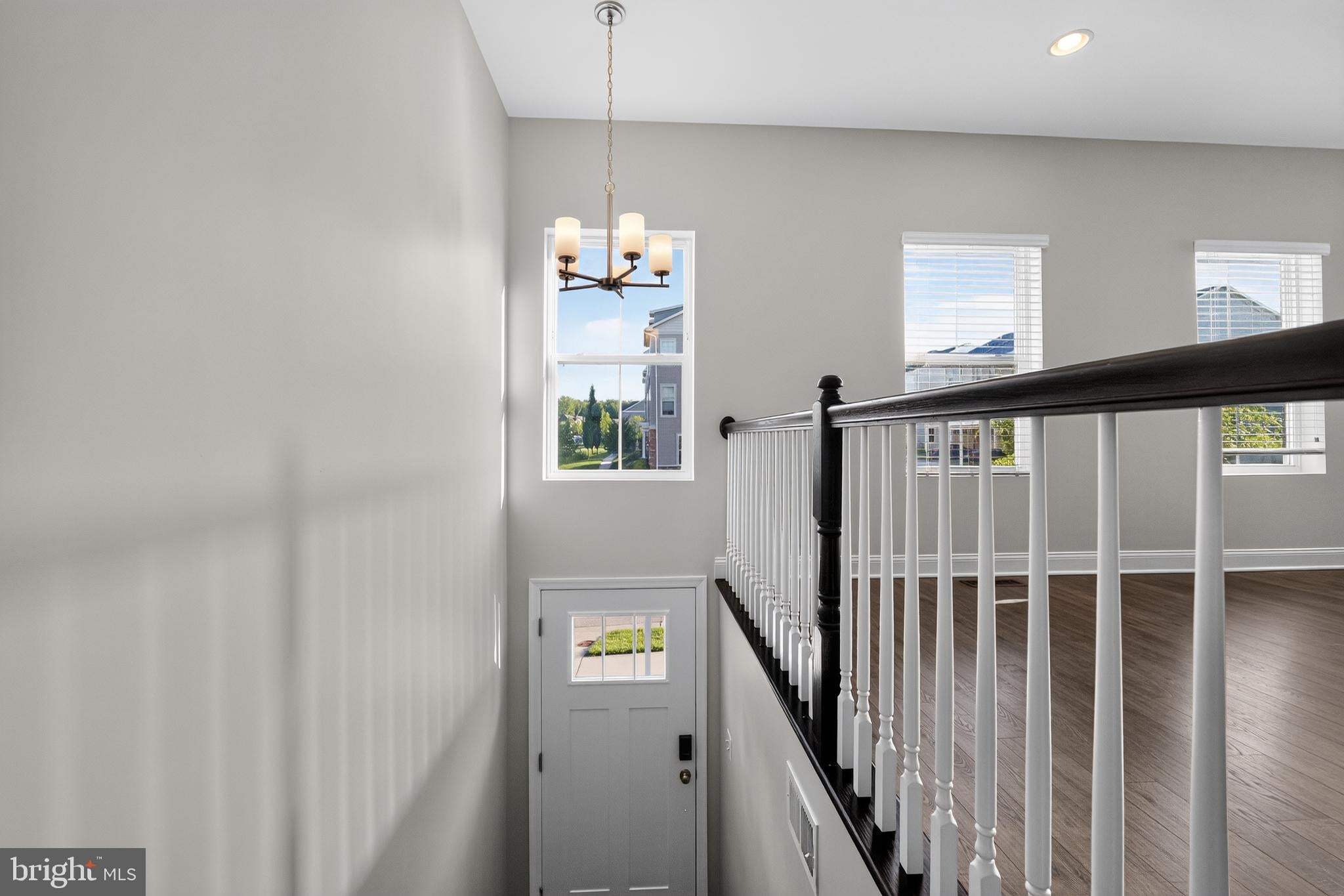 923 THURSTON LANE