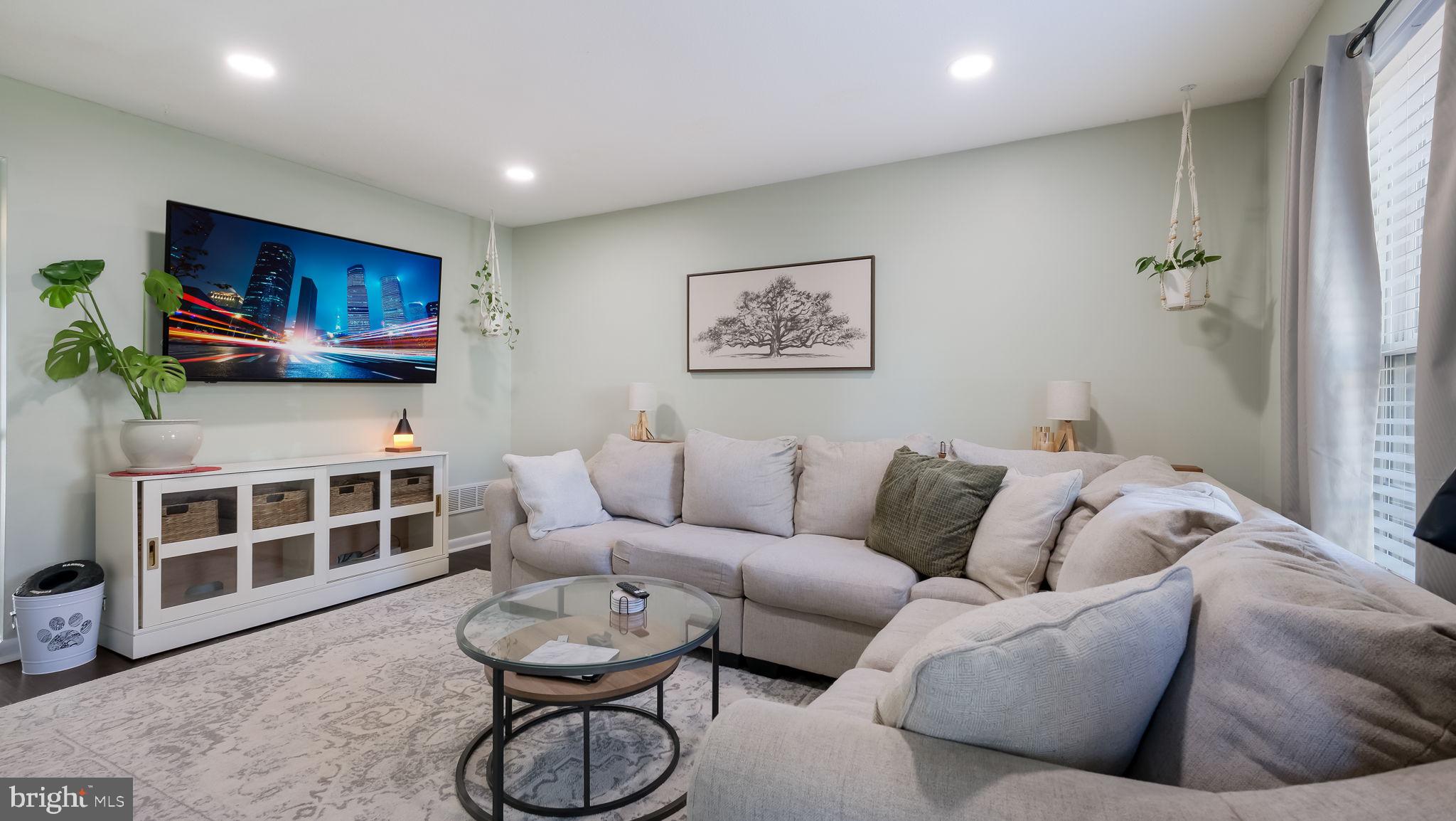 CHATHAM VIL OF TOW - Residential