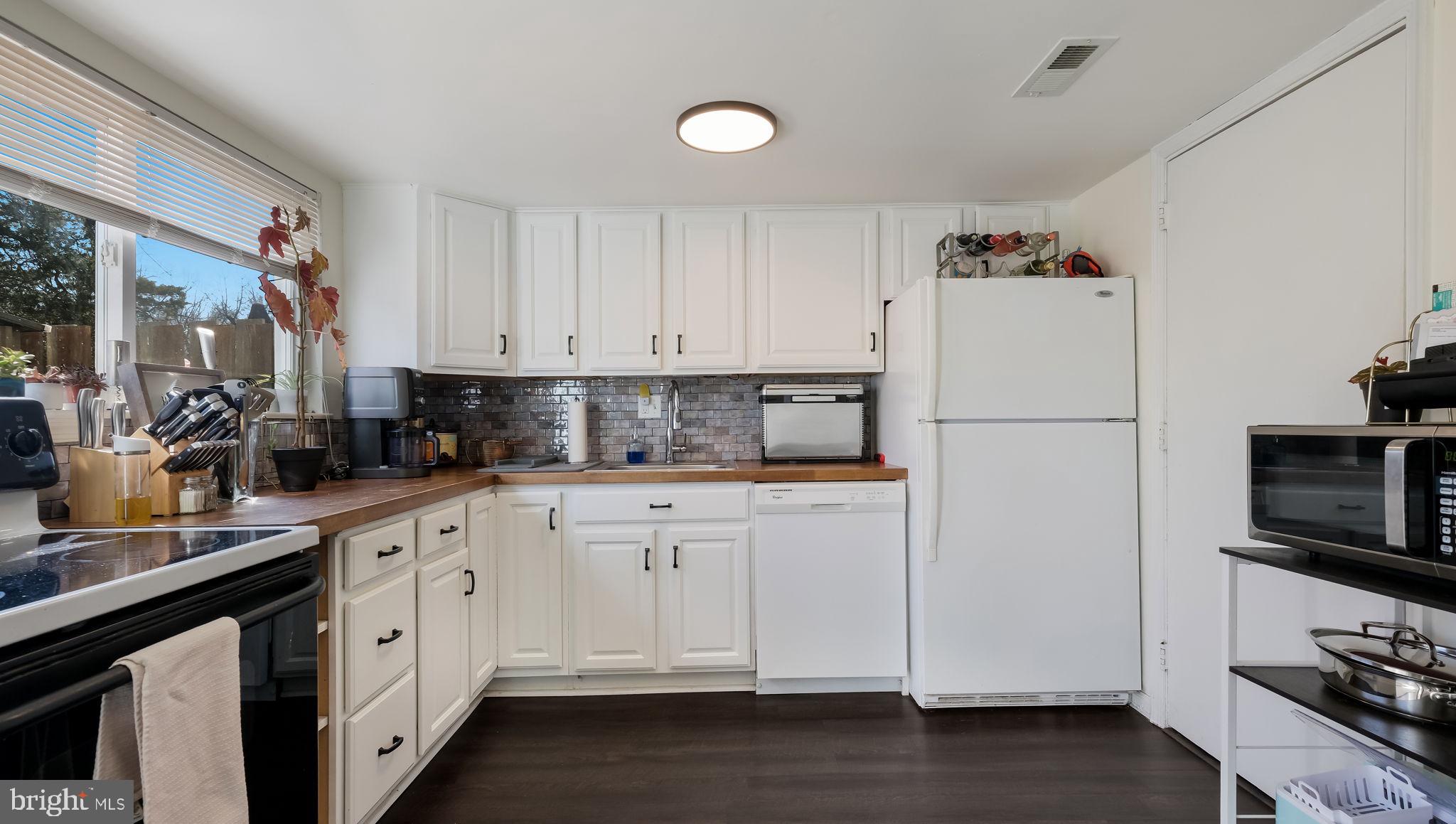 CHATHAM VIL OF TOW - Residential