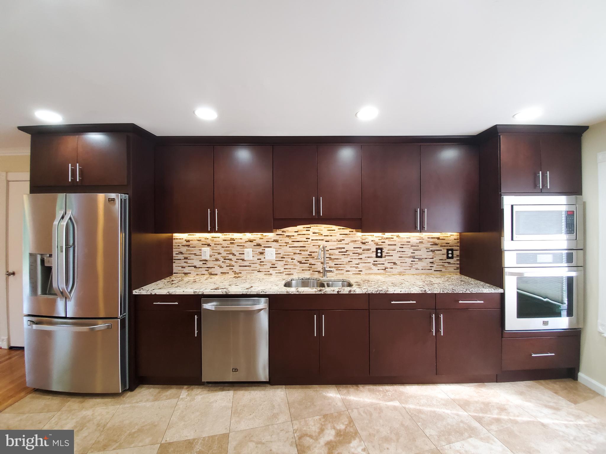 LEXINGTON ESTATES - Residential