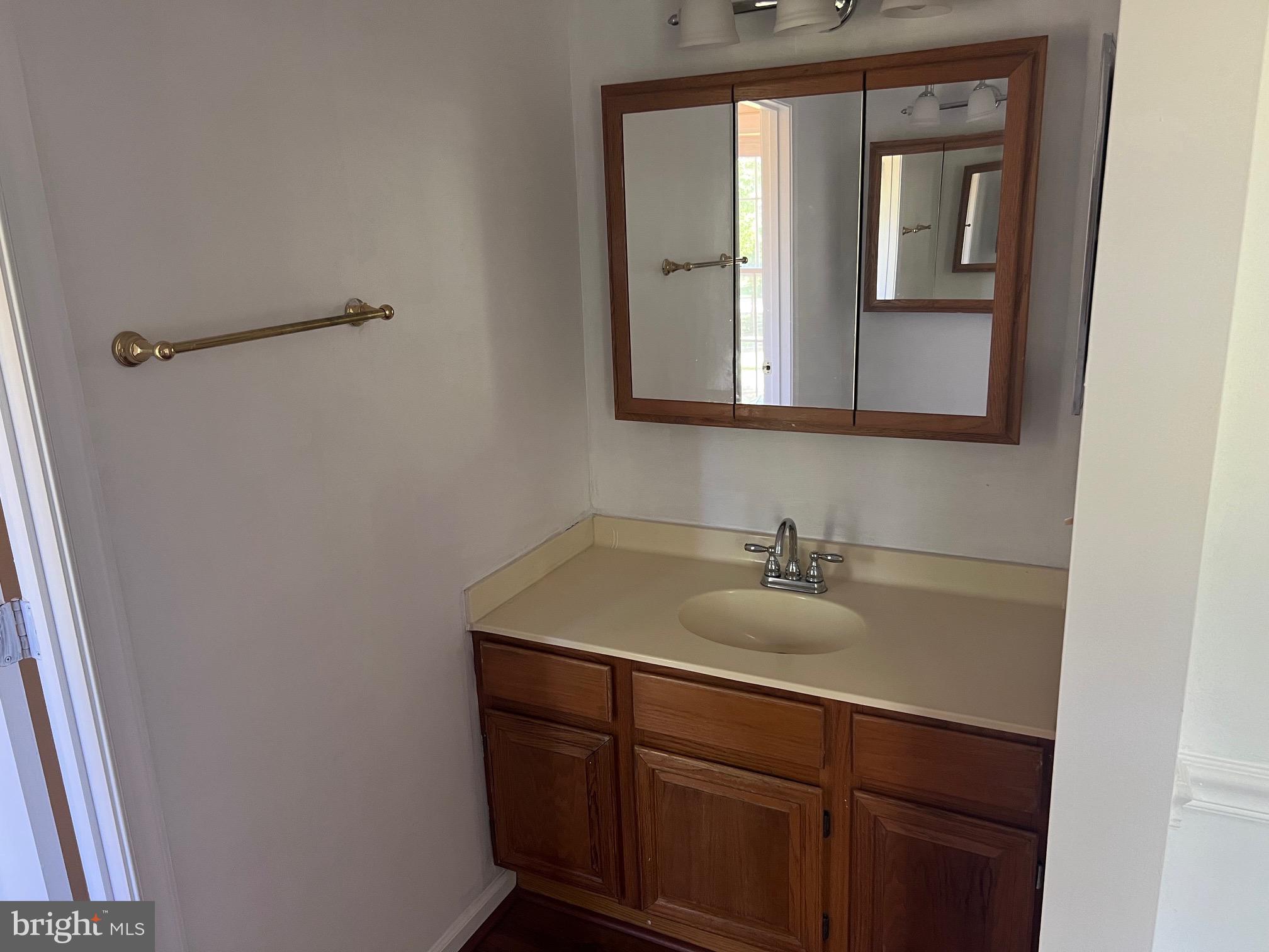 GLENWOOD ESTATES - Residential Lease