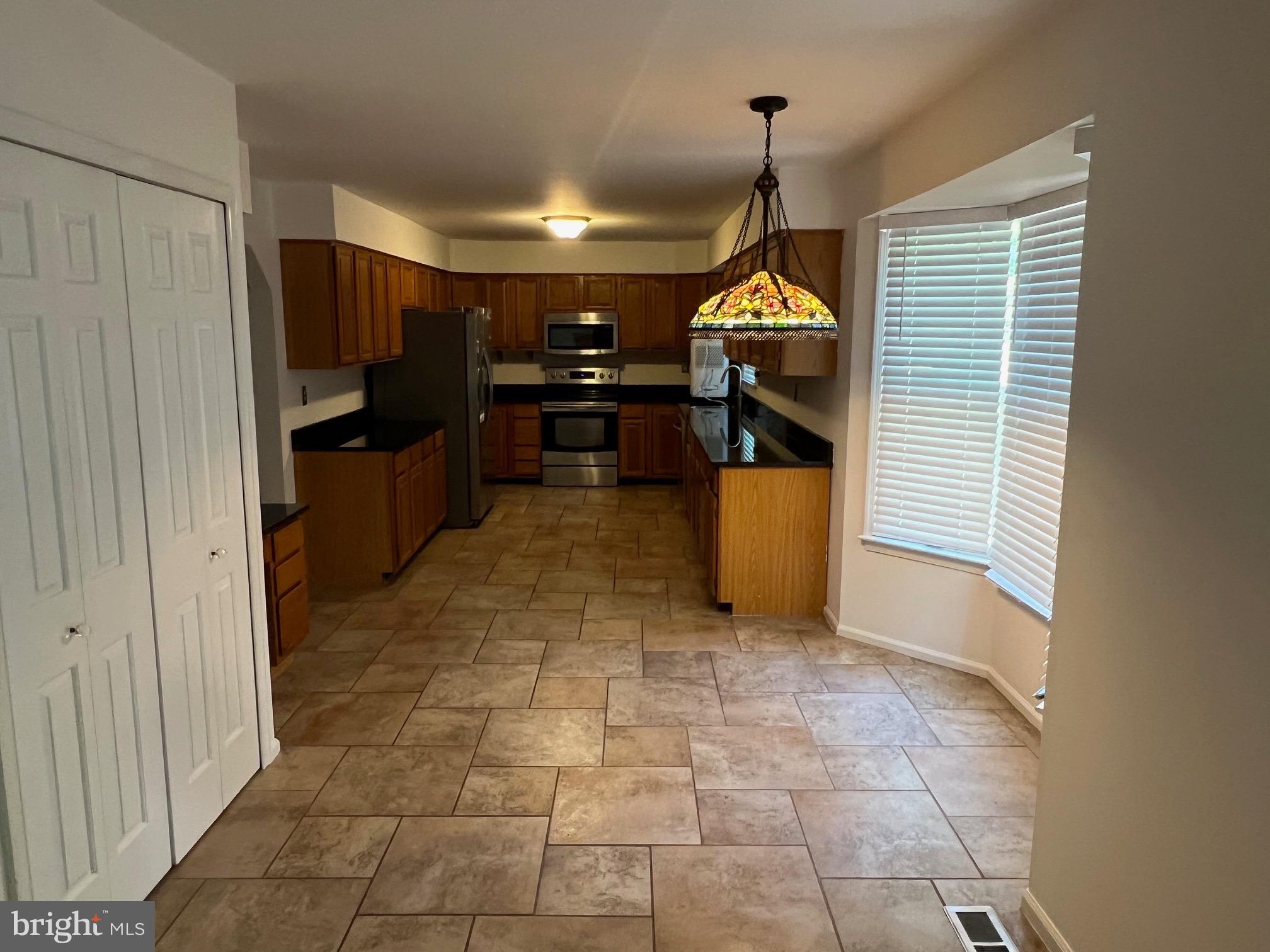 GLENWOOD ESTATES - Residential Lease