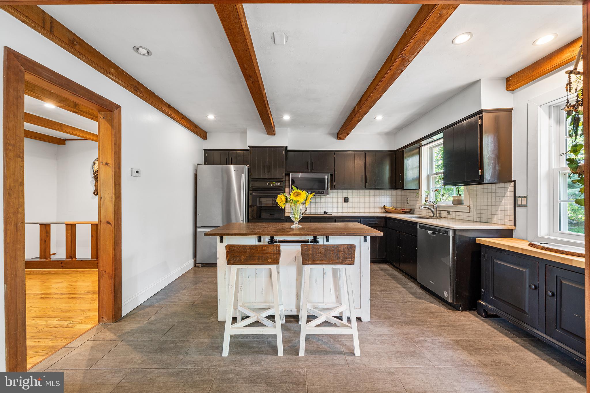 NEW HOPE HILLS - Residential