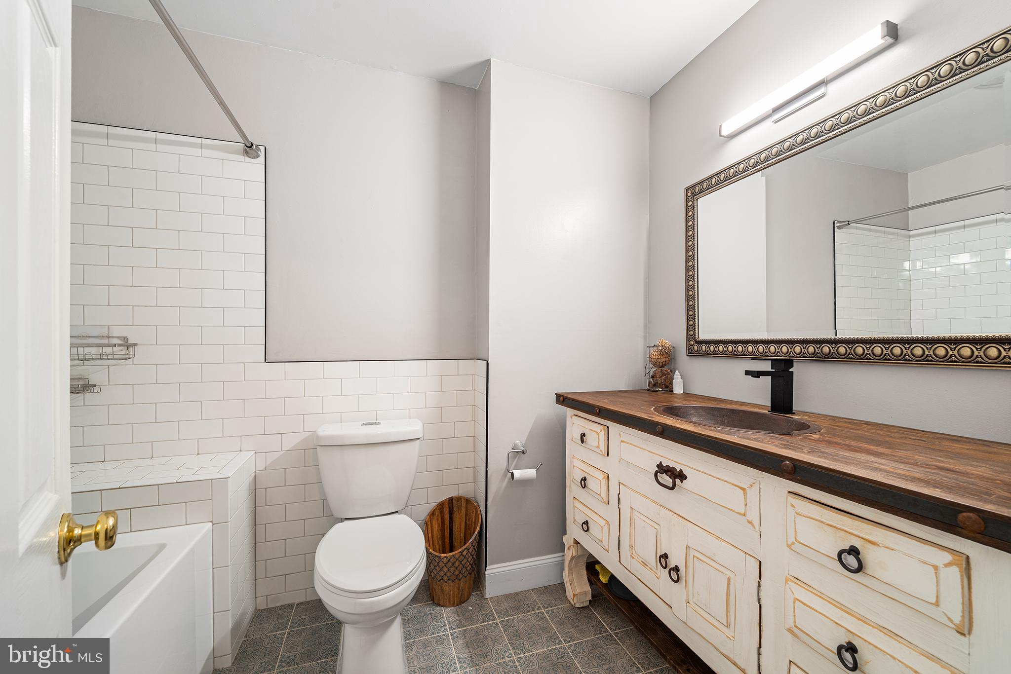 NEW HOPE HILLS - Residential