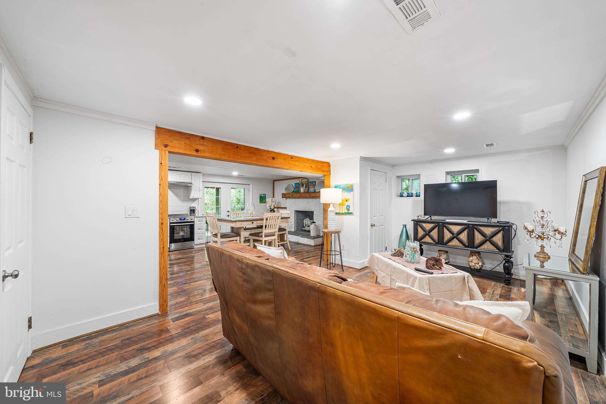 NEW HOPE HILLS - Residential