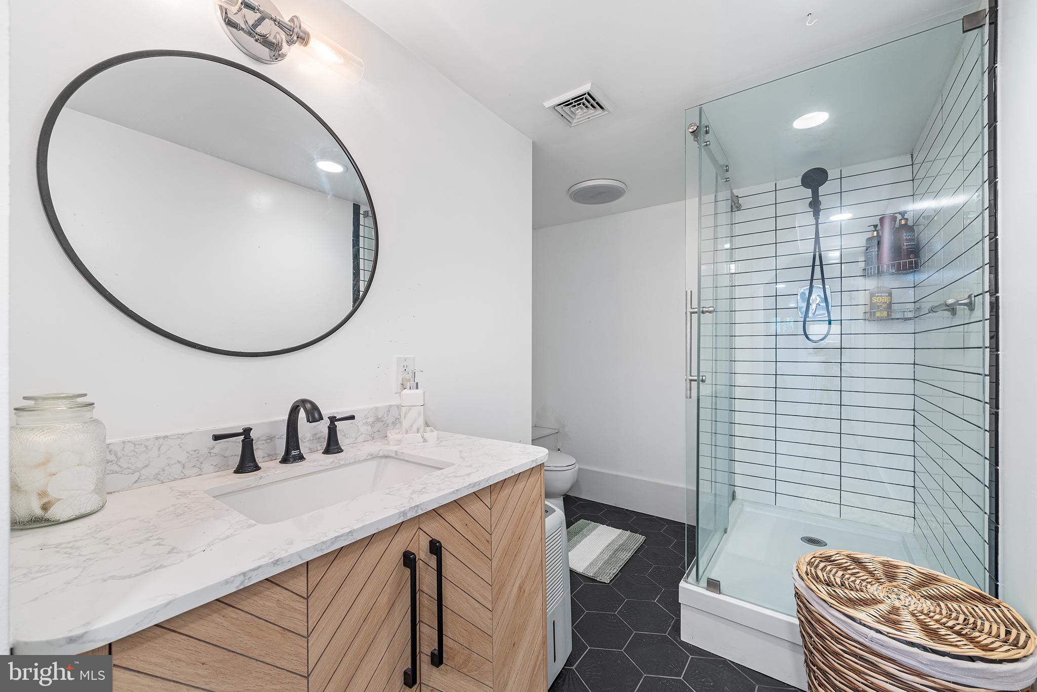 NEW HOPE HILLS - Residential