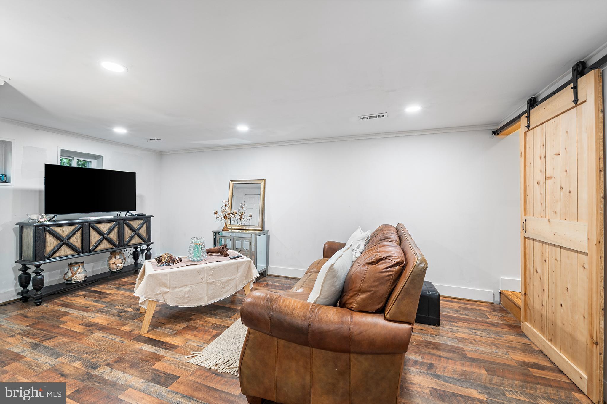 NEW HOPE HILLS - Residential