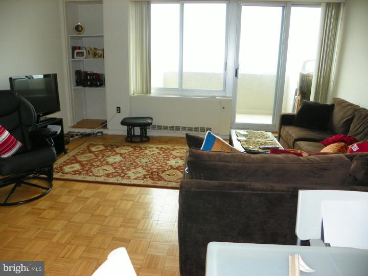 WASHINGTON SQ - Residential Lease