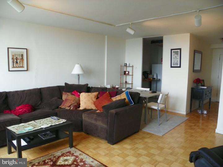 WASHINGTON SQ - Residential Lease