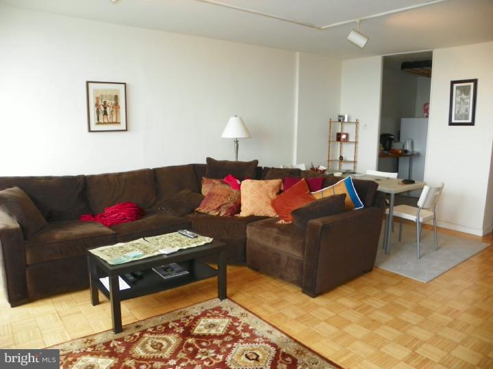 WASHINGTON SQ - Residential Lease