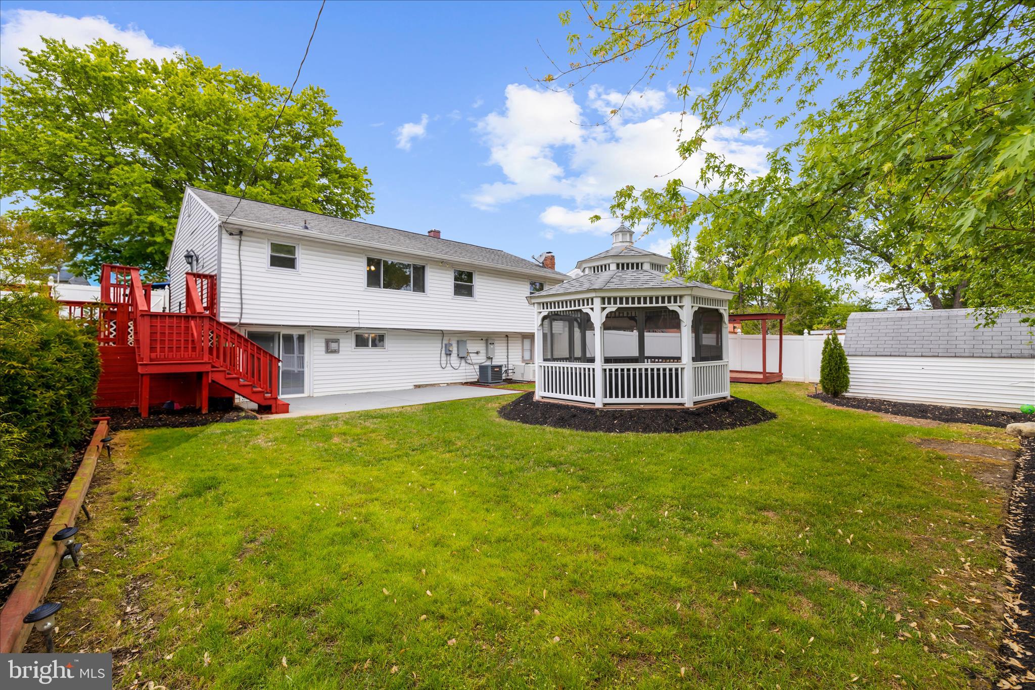 THE HIGHLANDS - Residential