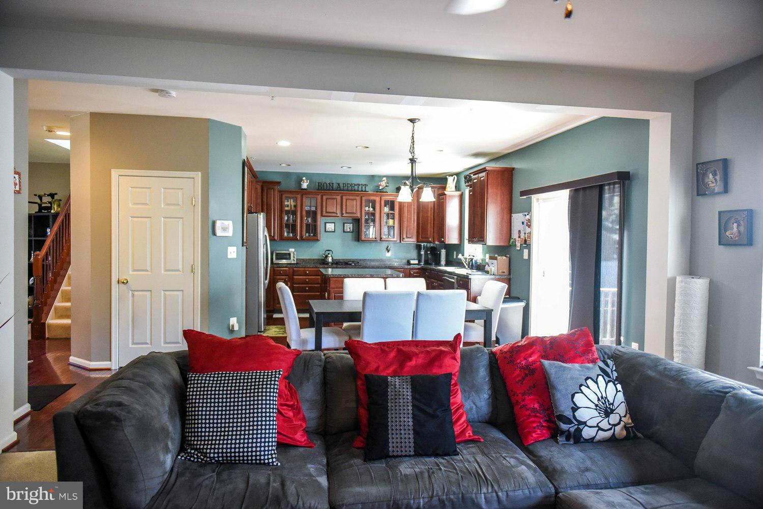 WESTBURY PUB - Residential