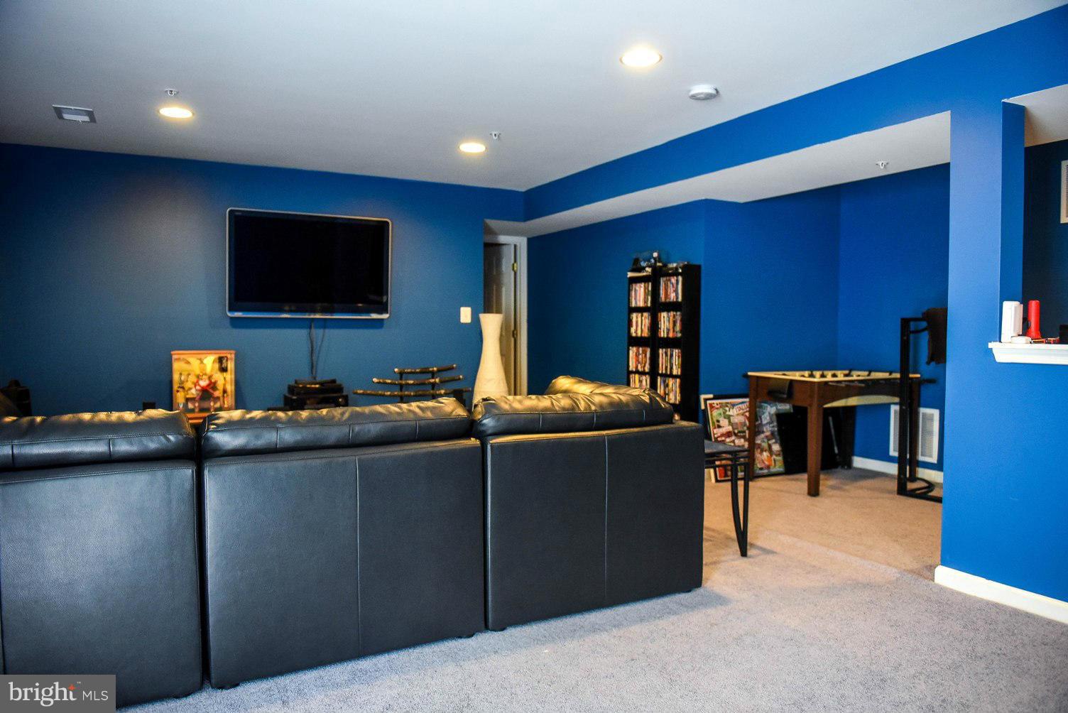 WESTBURY PUB - Residential