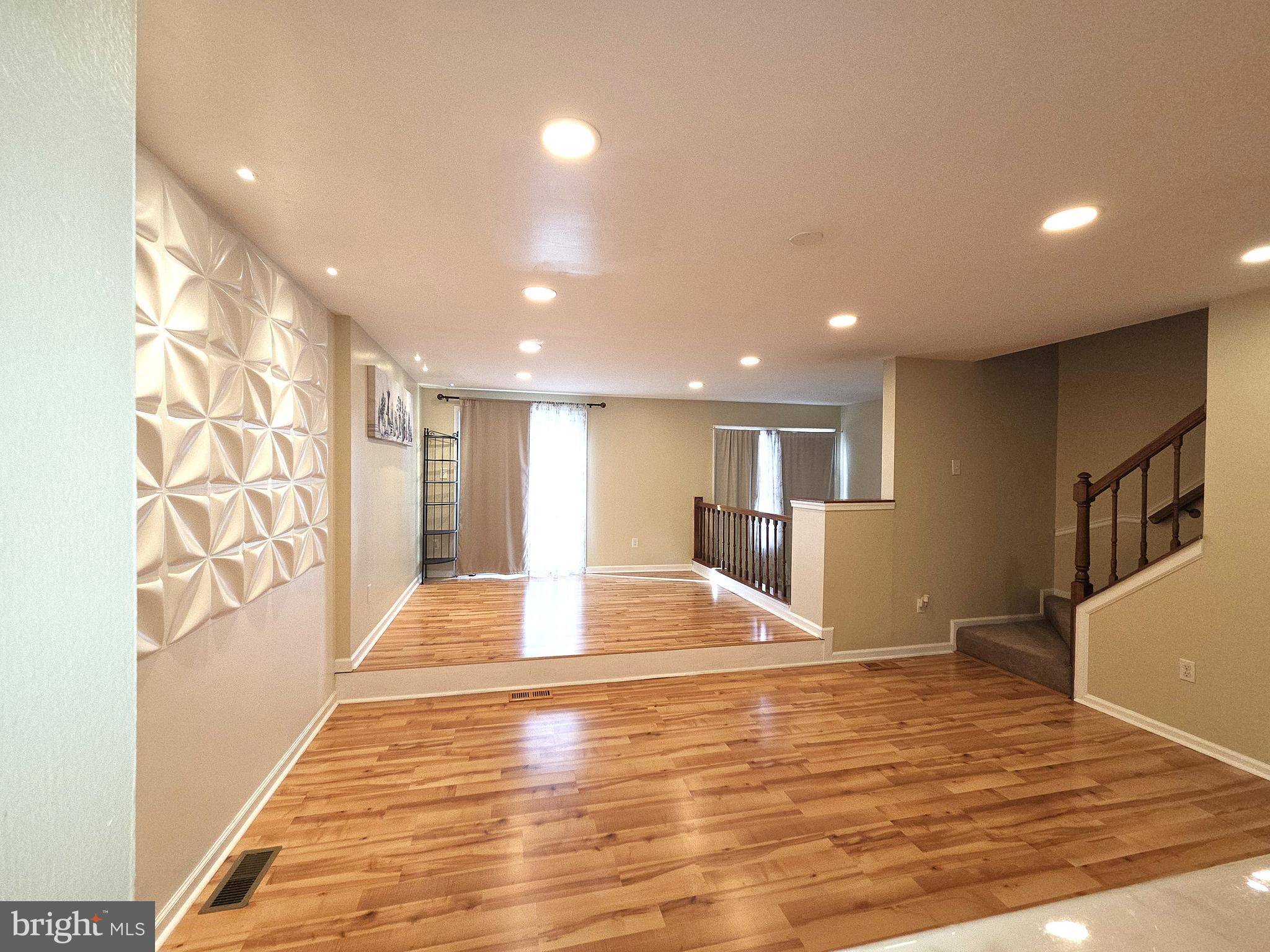 WHITE OAK - Residential