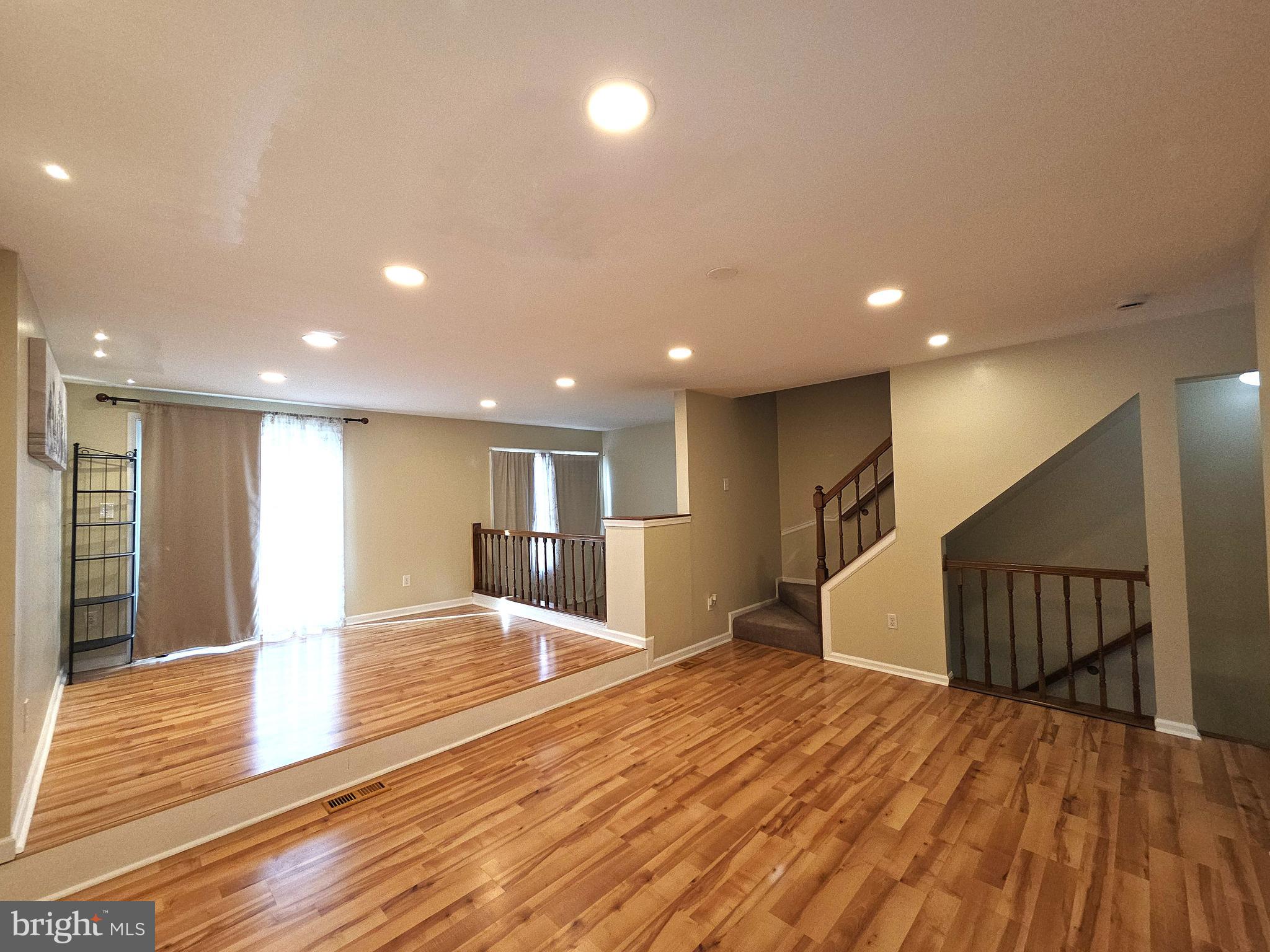 WHITE OAK - Residential