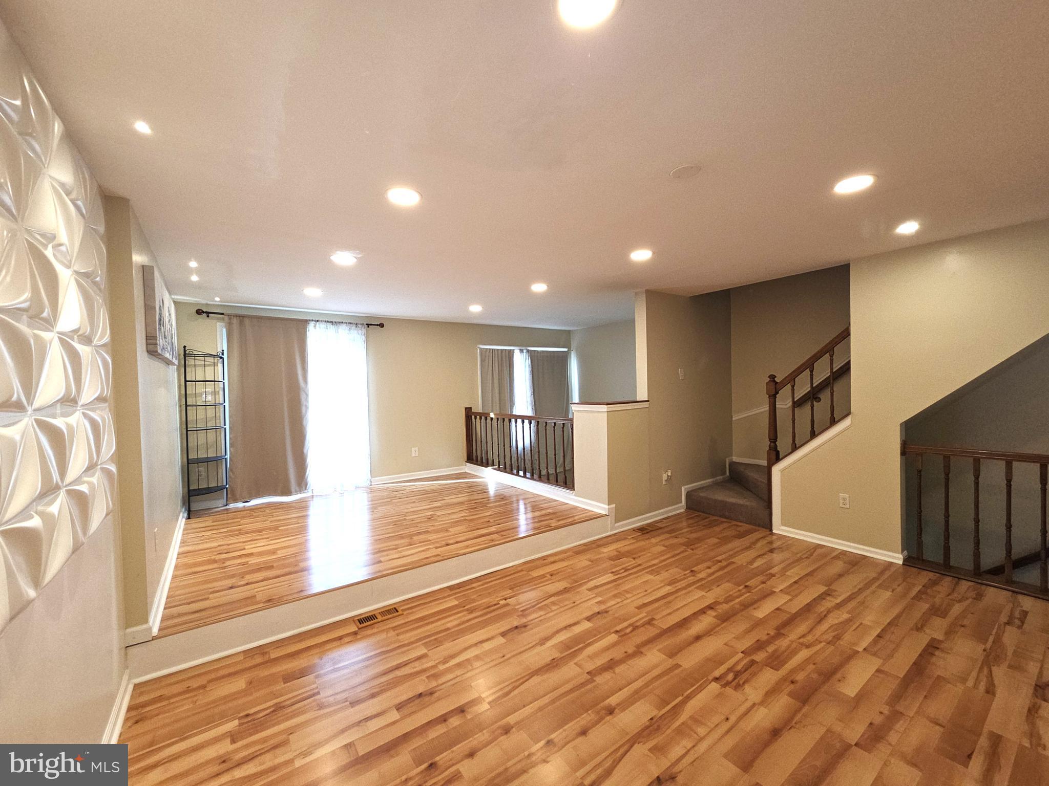 WHITE OAK - Residential