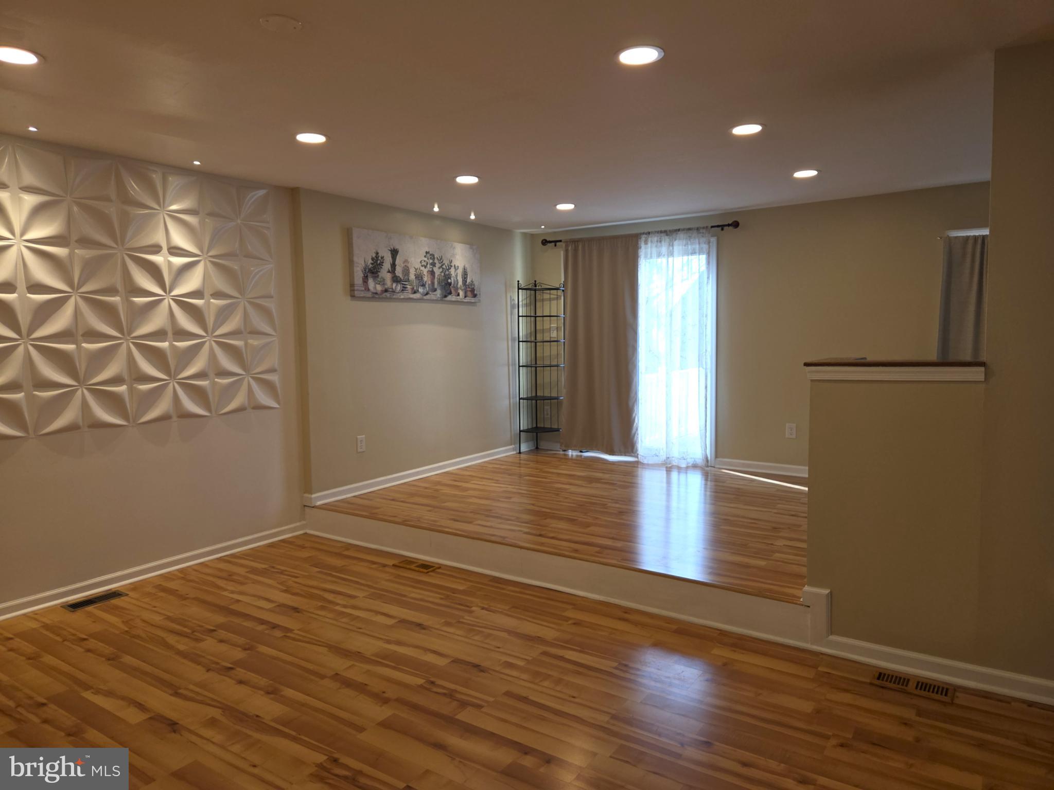 WHITE OAK - Residential