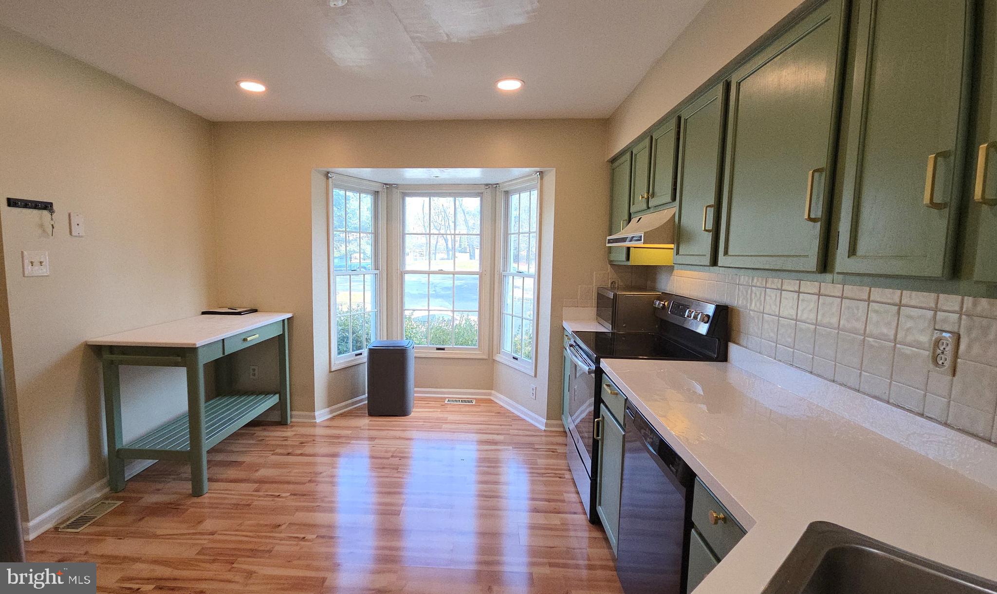 WHITE OAK - Residential