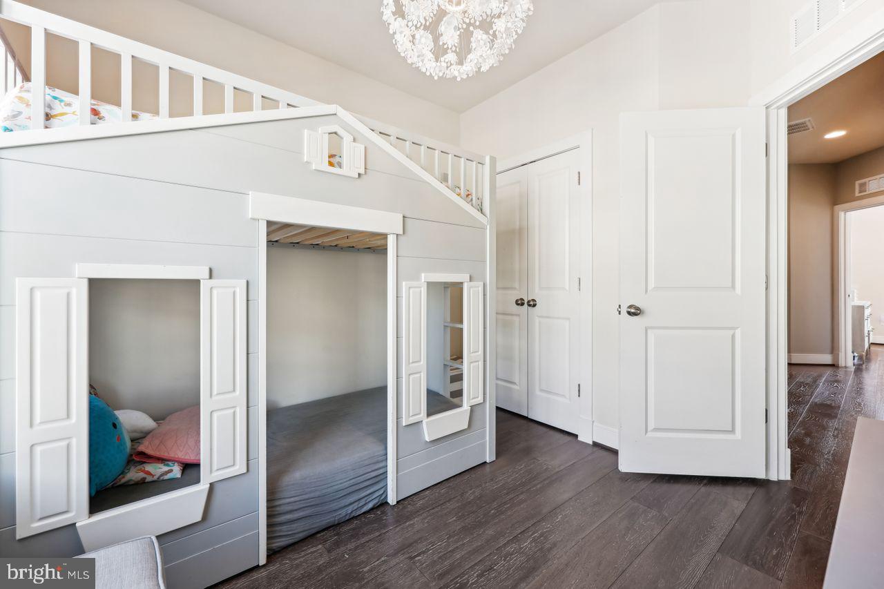 GLENMONT METROCENTRE - Residential