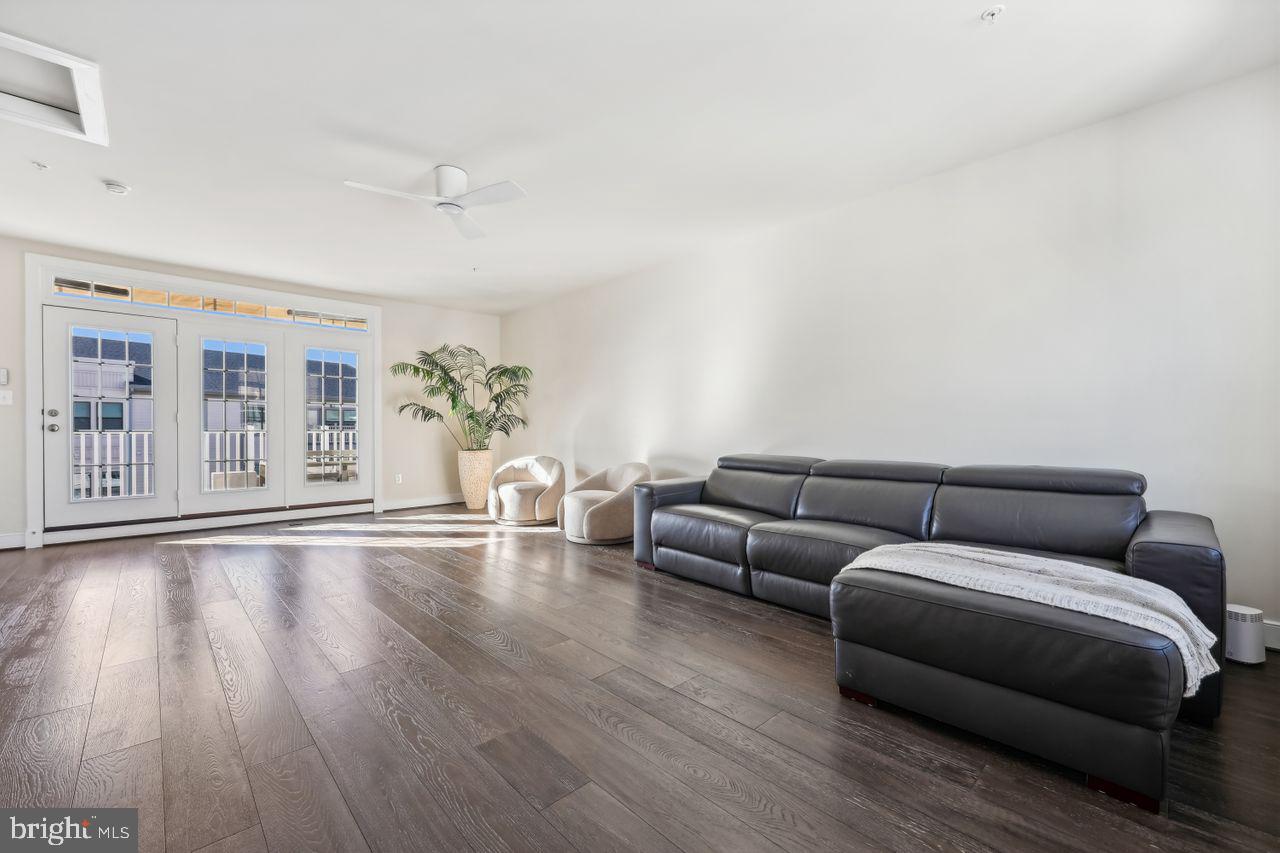 GLENMONT METROCENTRE - Residential