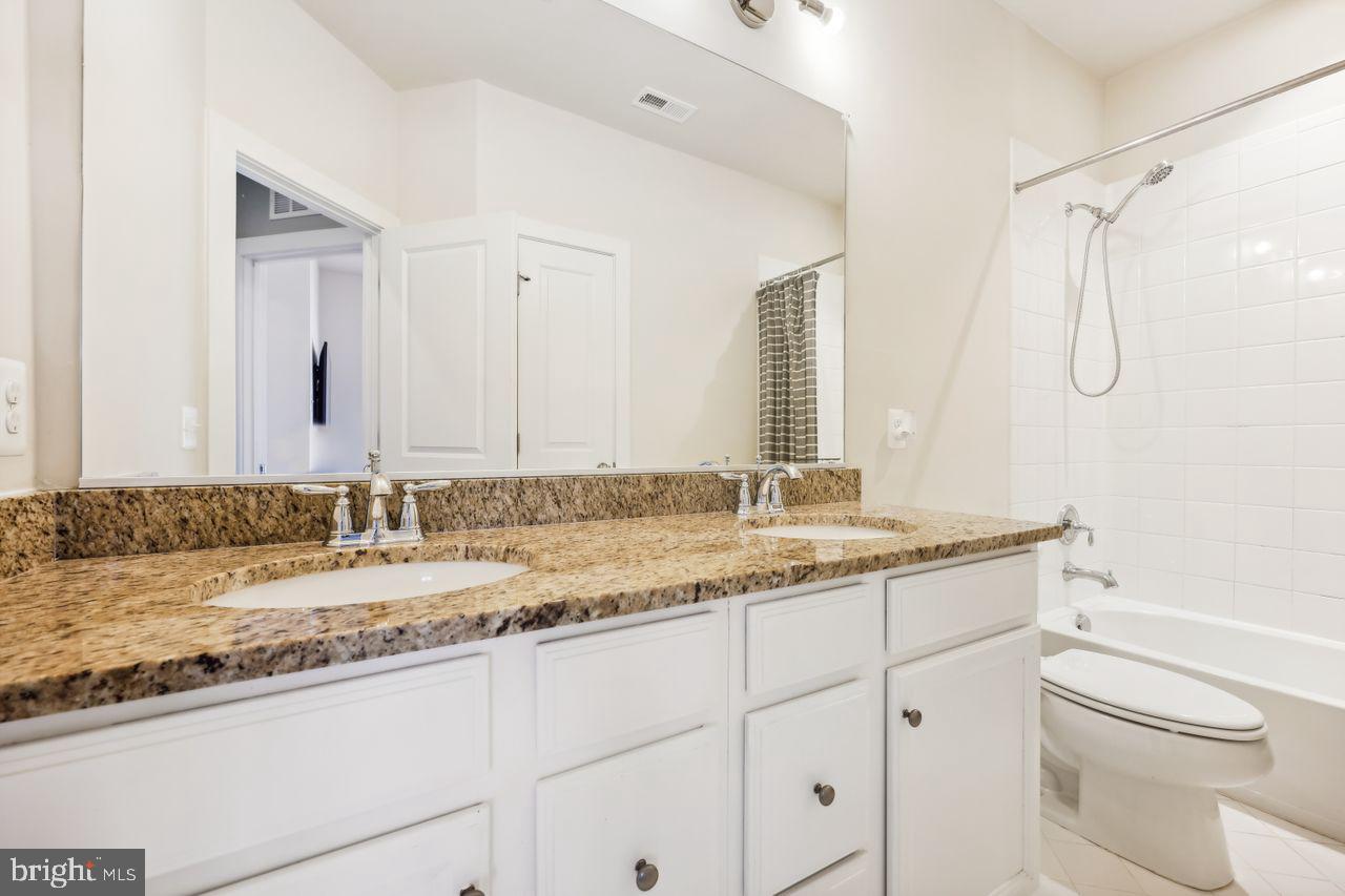 GLENMONT METROCENTRE - Residential