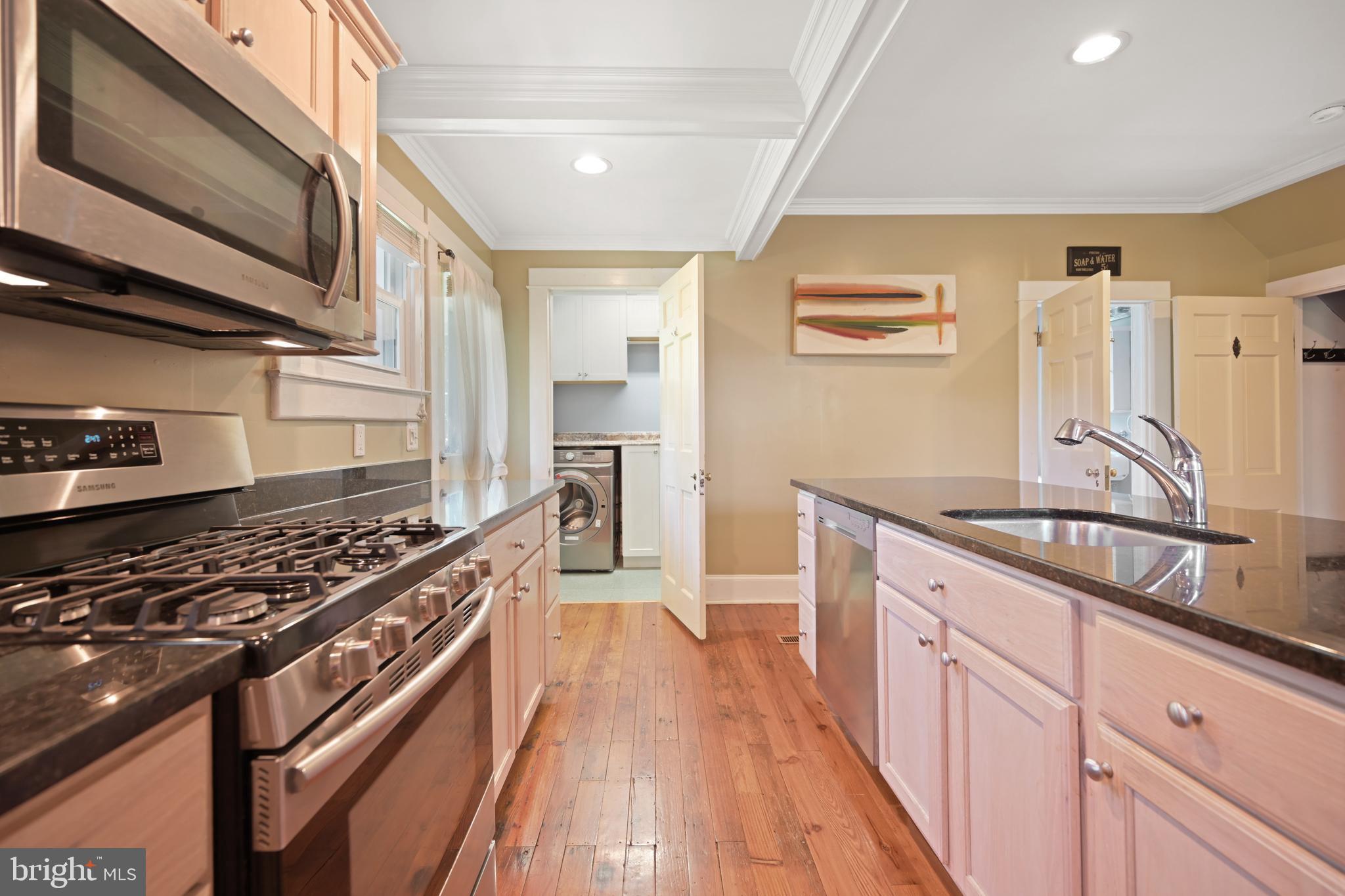 LAKE WALKER - Residential