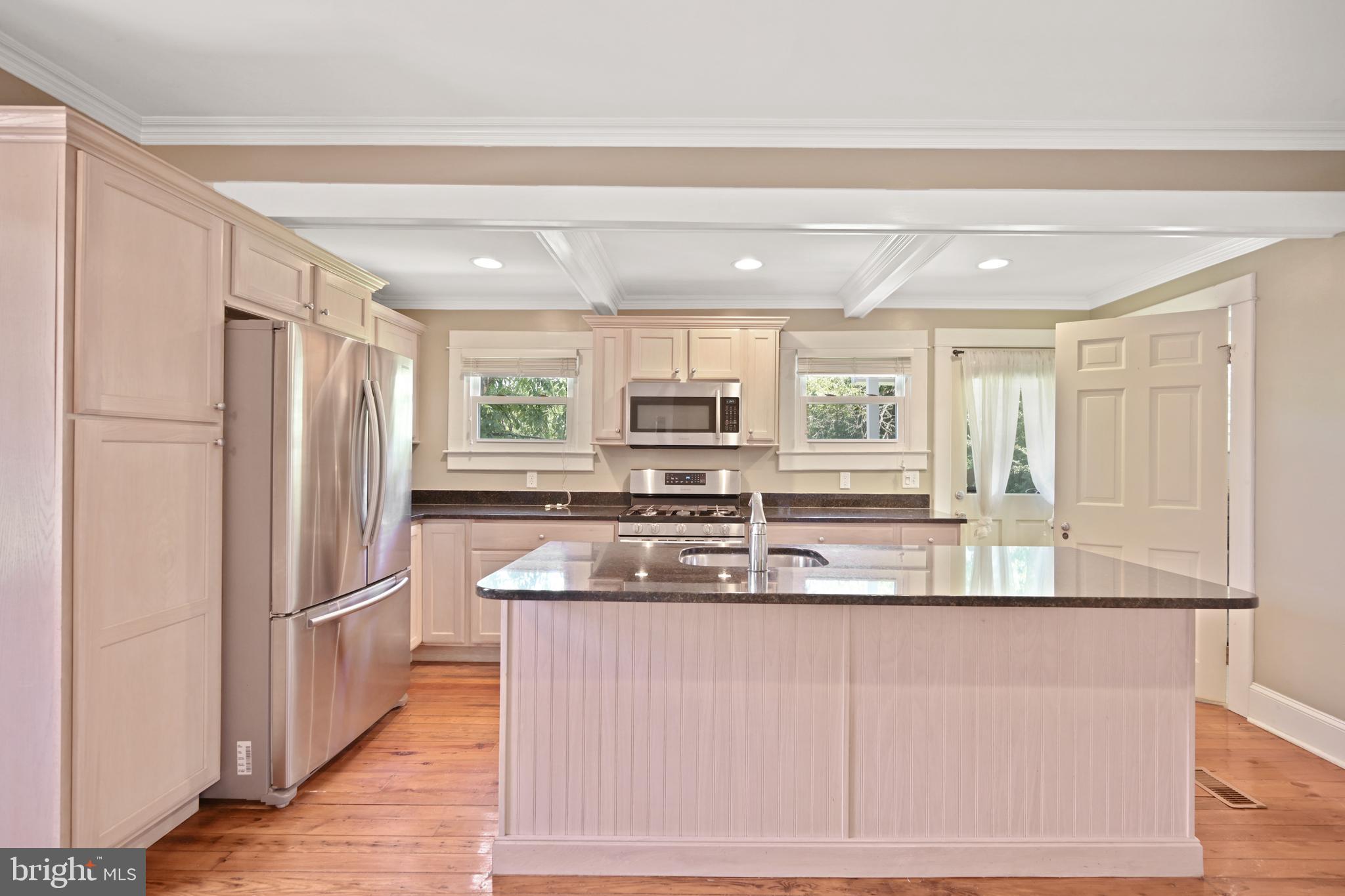 LAKE WALKER - Residential