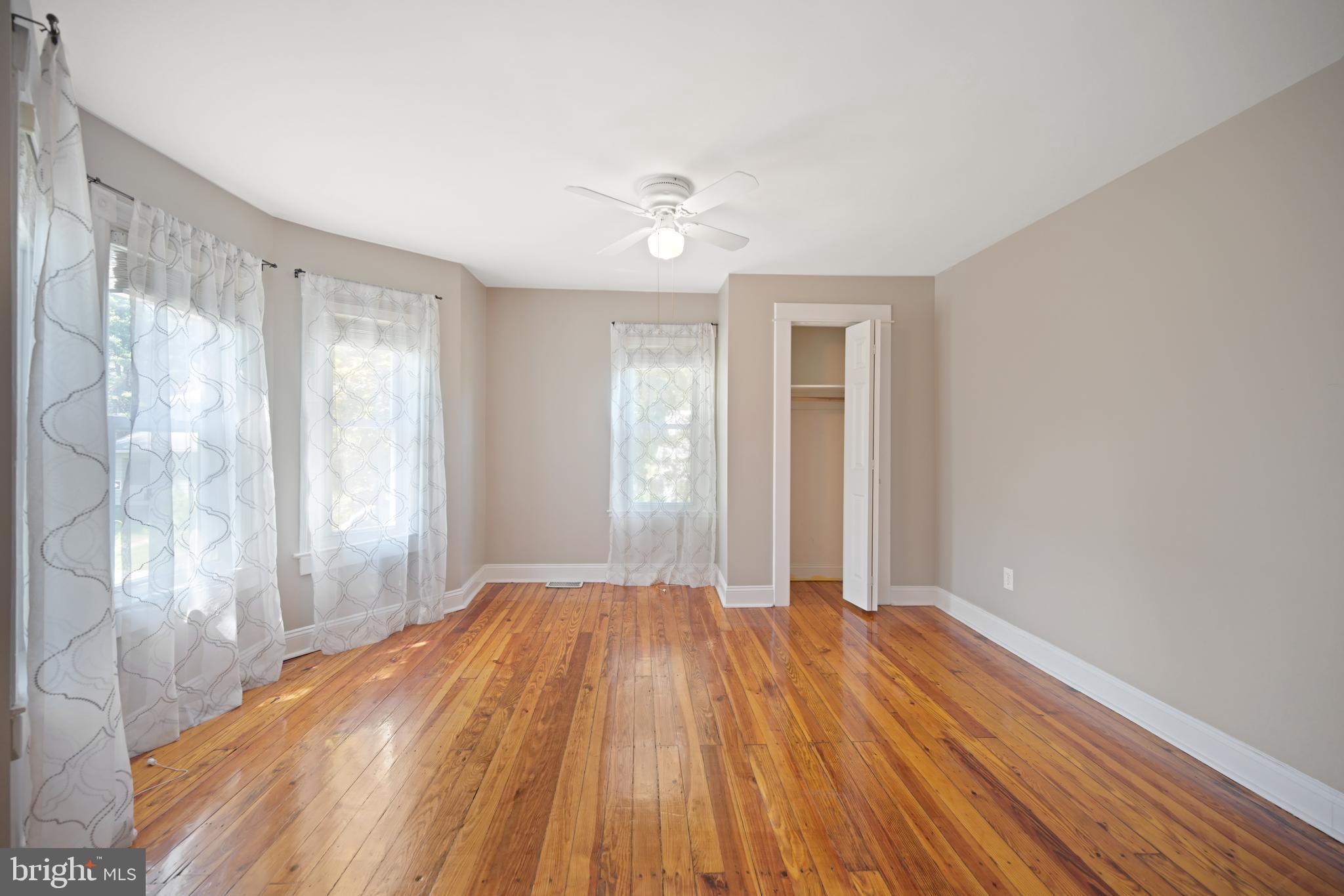 LAKE WALKER - Residential