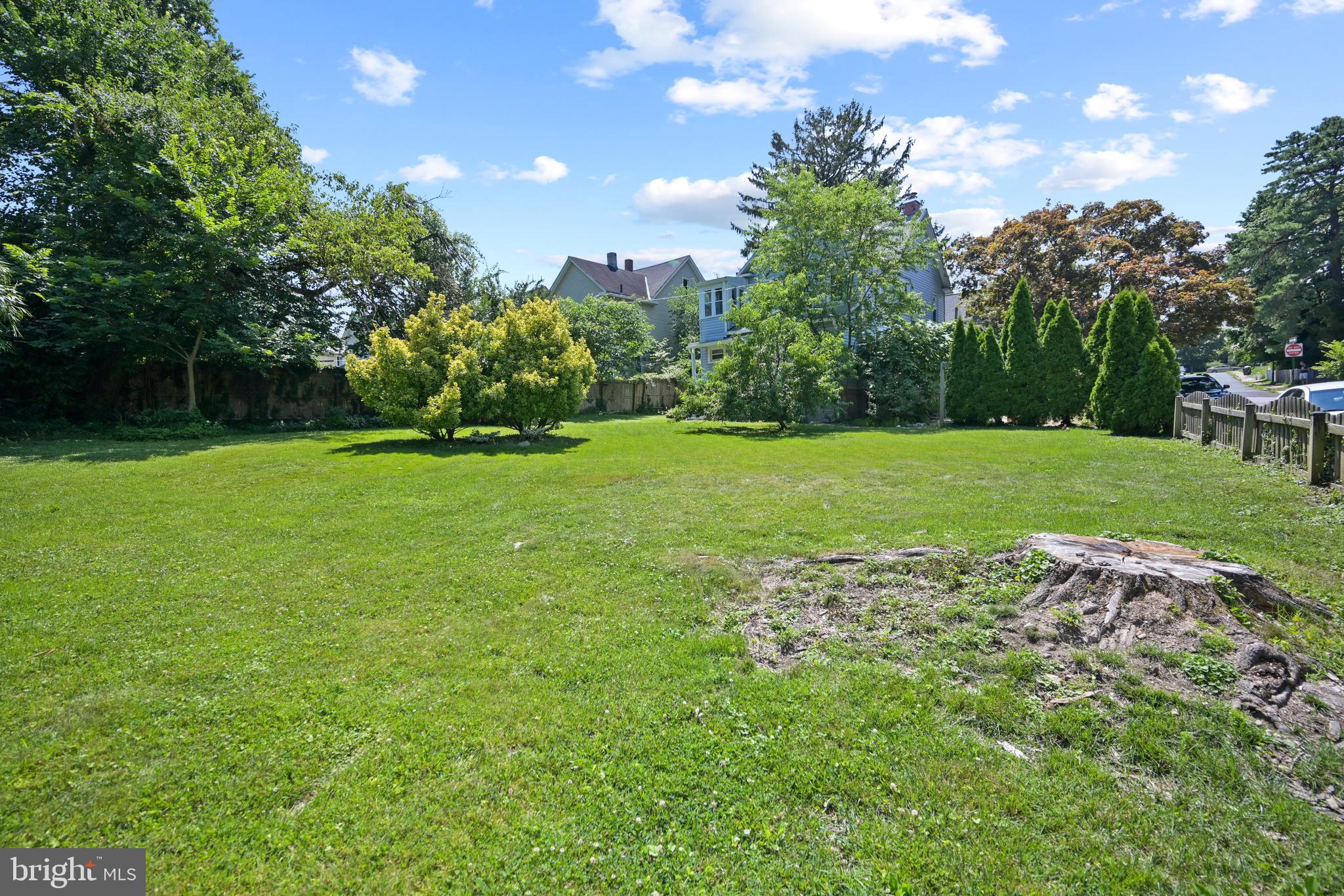 LAKE WALKER - Residential