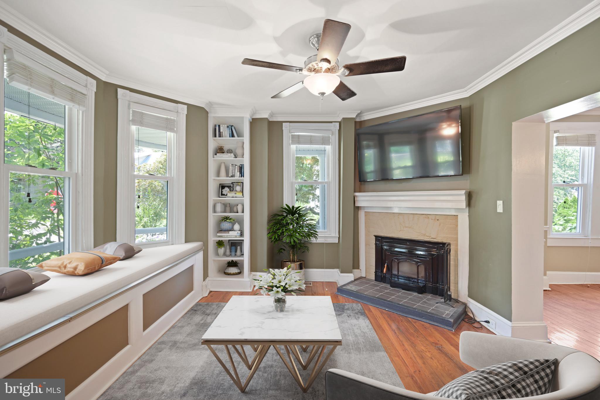 LAKE WALKER - Residential