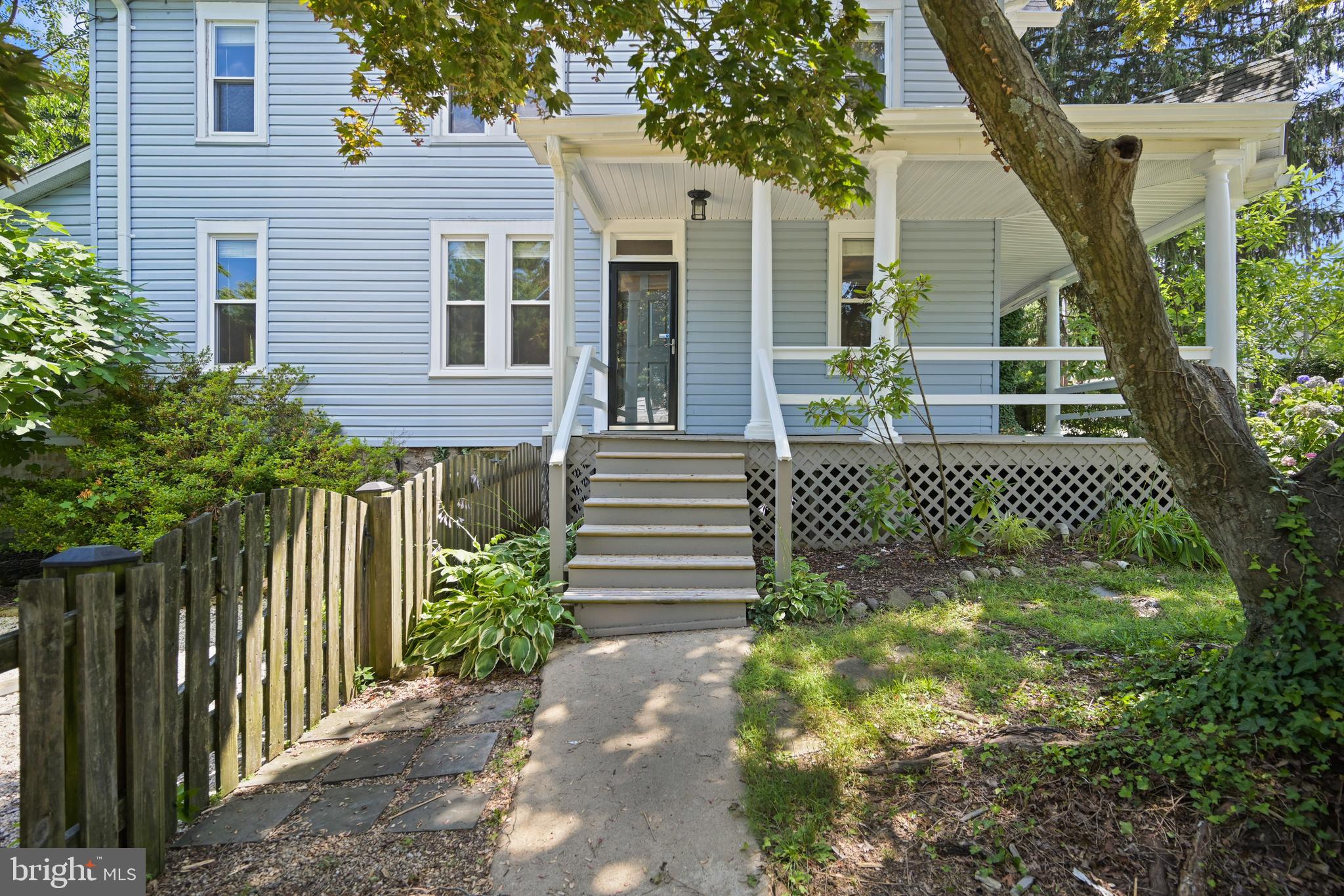 LAKE WALKER - Residential