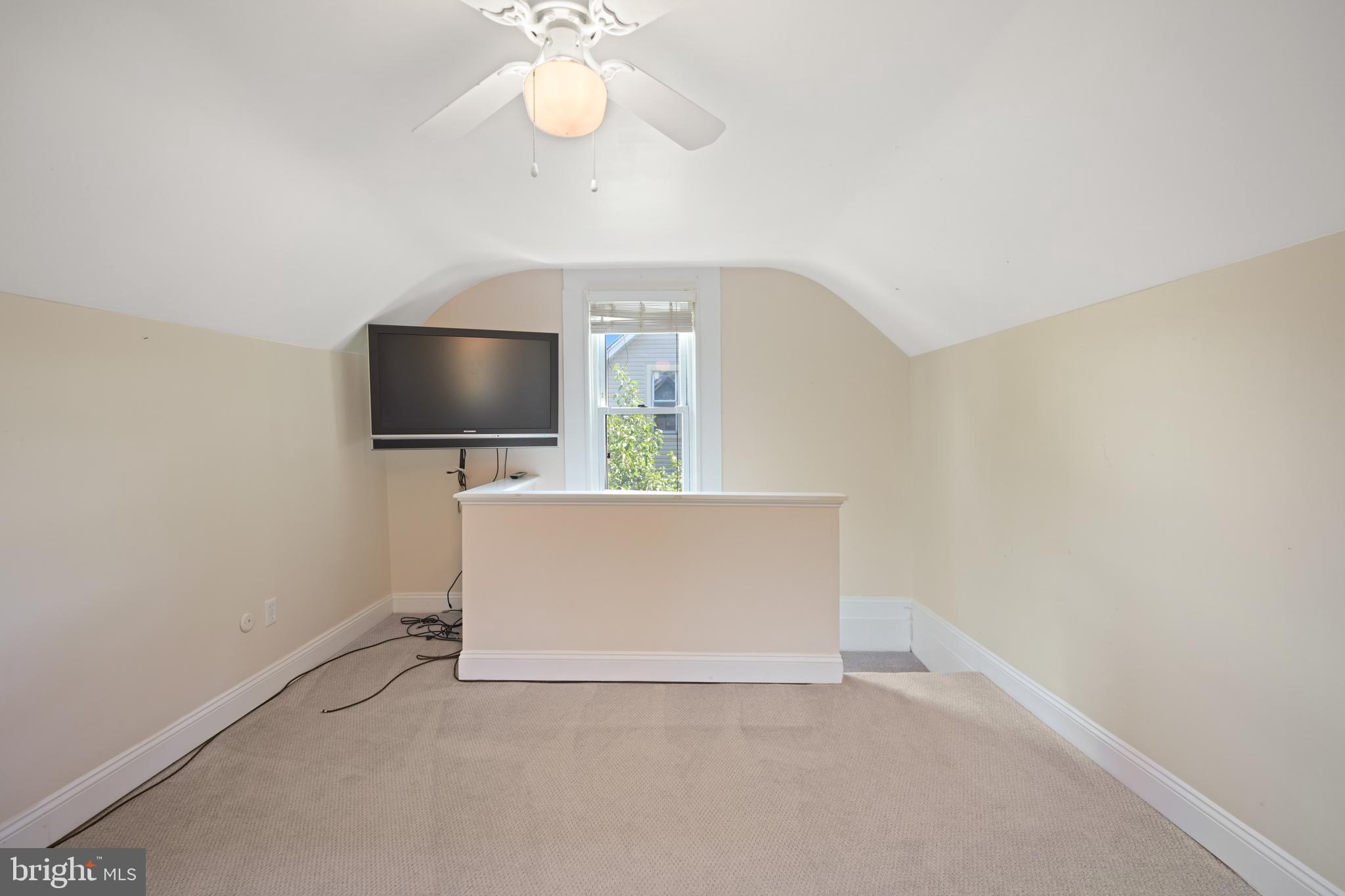 LAKE WALKER - Residential