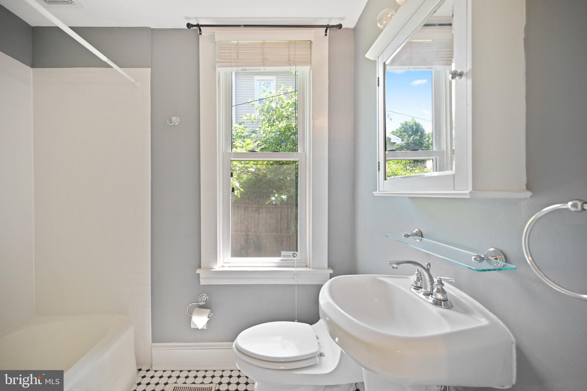 LAKE WALKER - Residential