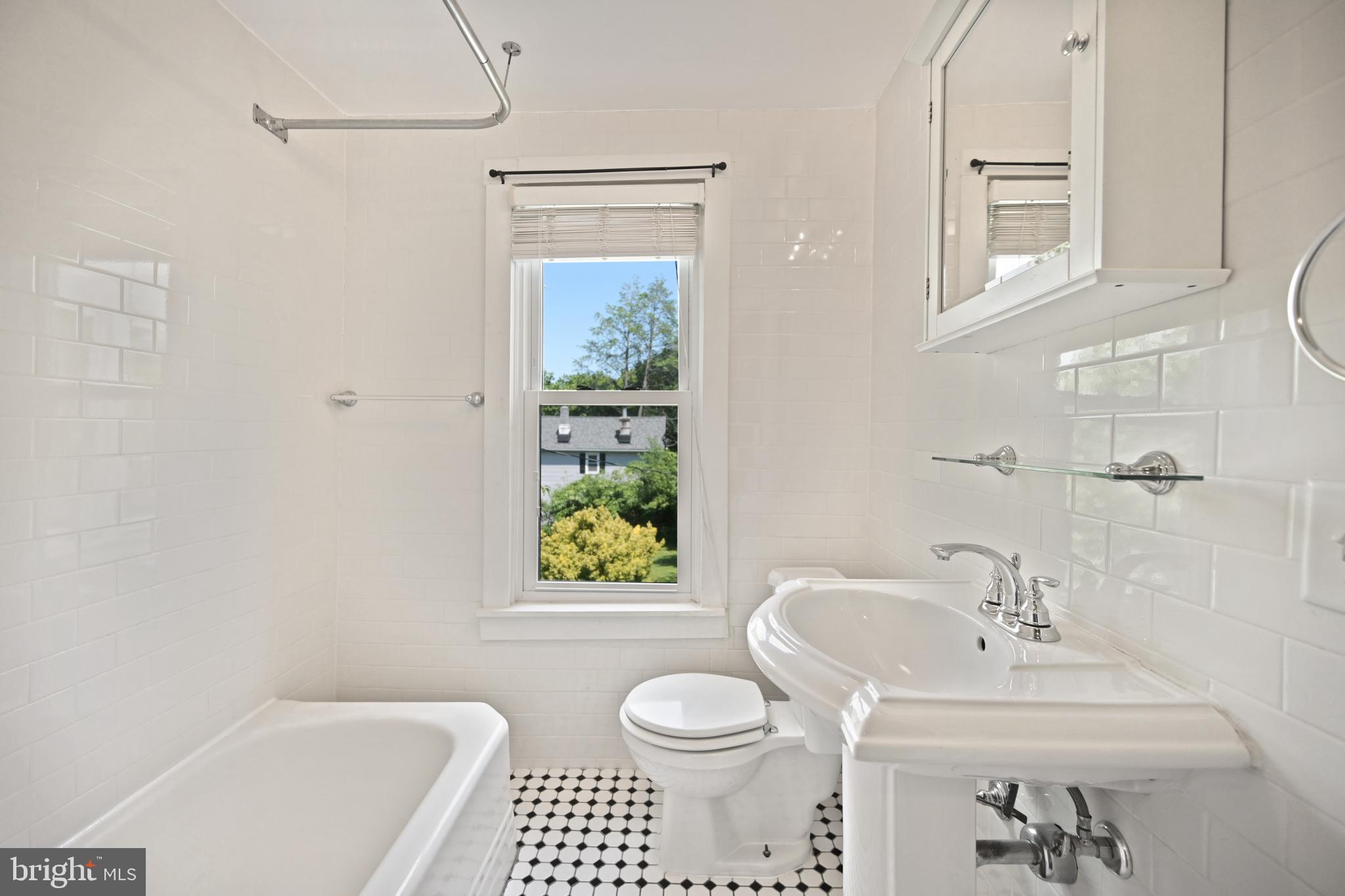 LAKE WALKER - Residential