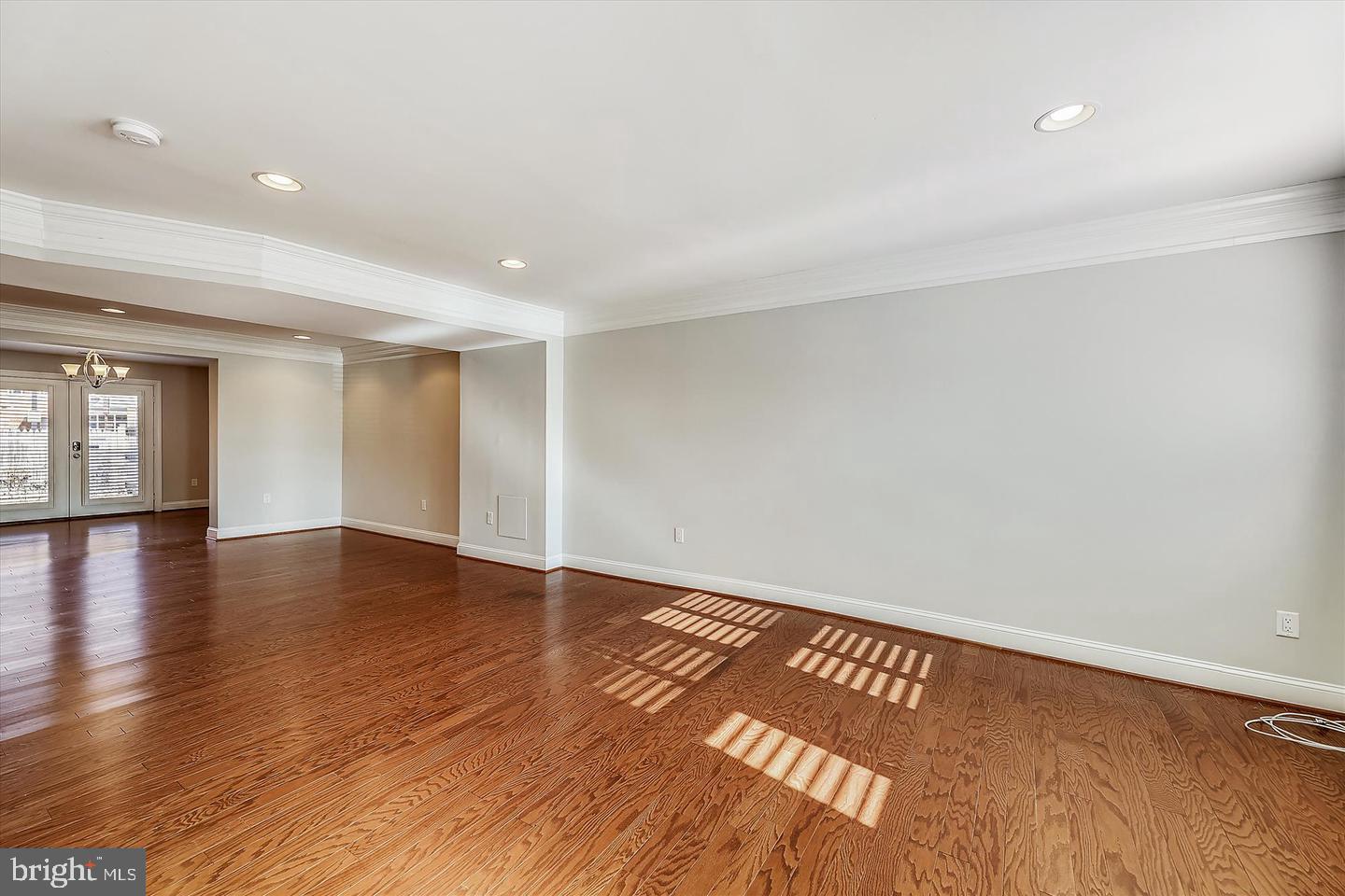 913 FIRST STREET
