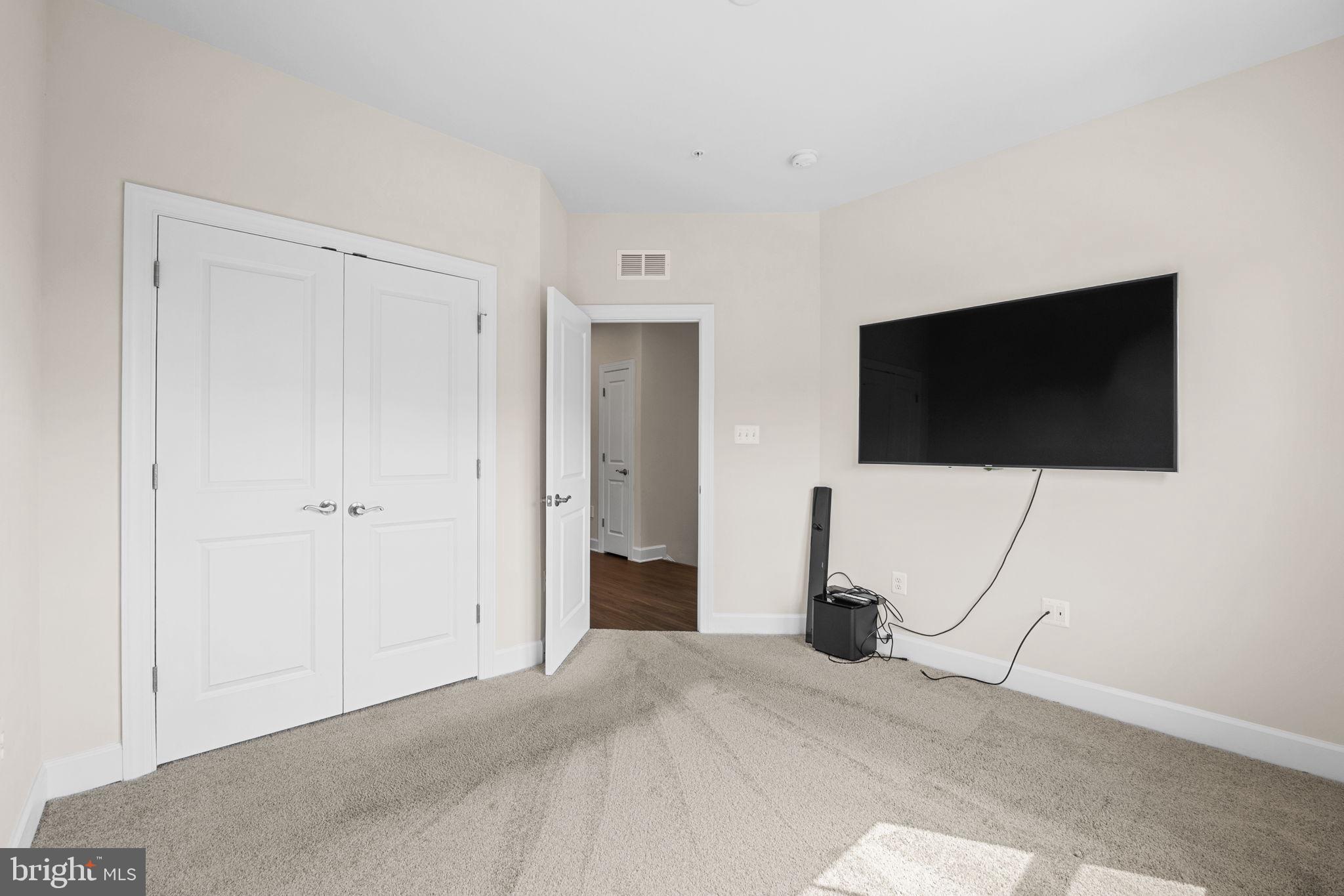 CAPITAL COURT - Residential Lease