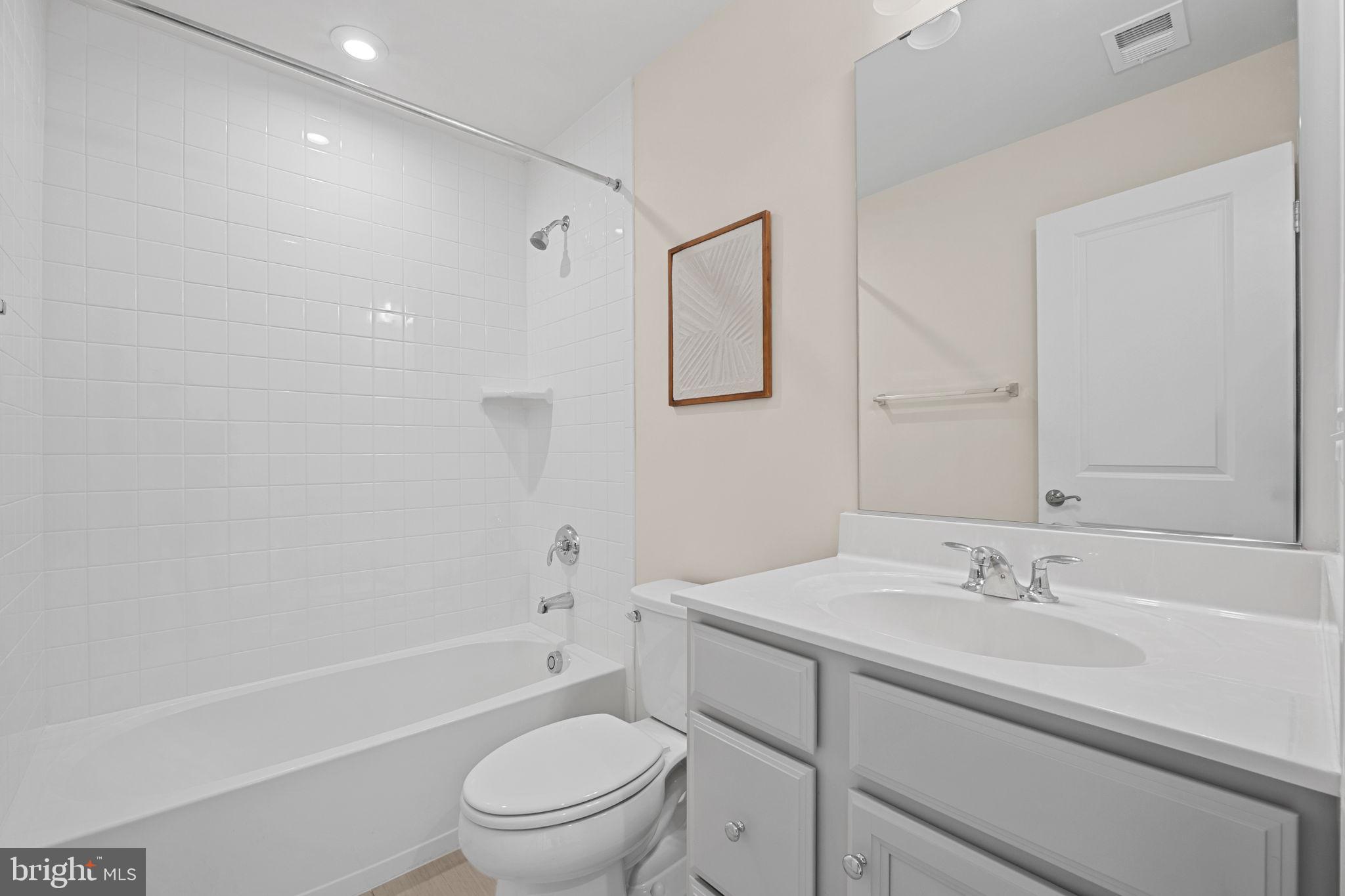 CAPITAL COURT - Residential Lease