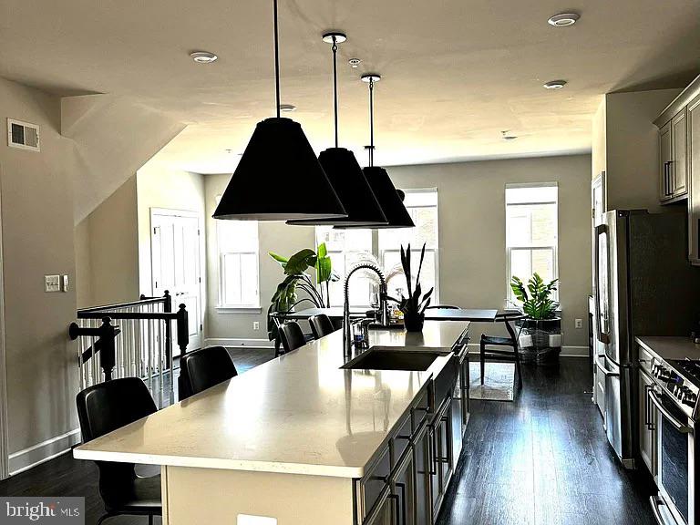 9516 CAPITAL LANE