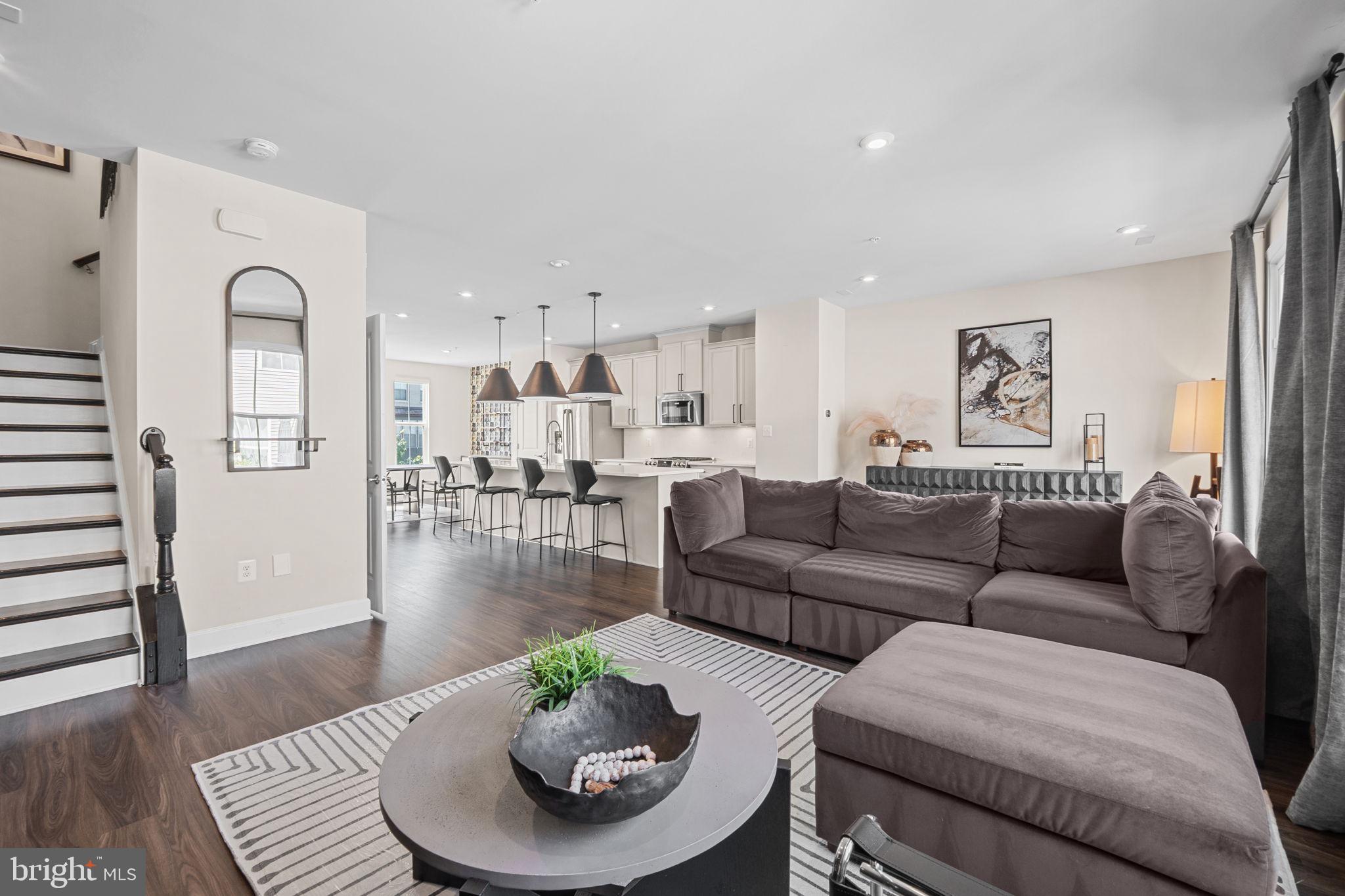 CAPITAL COURT - Residential Lease