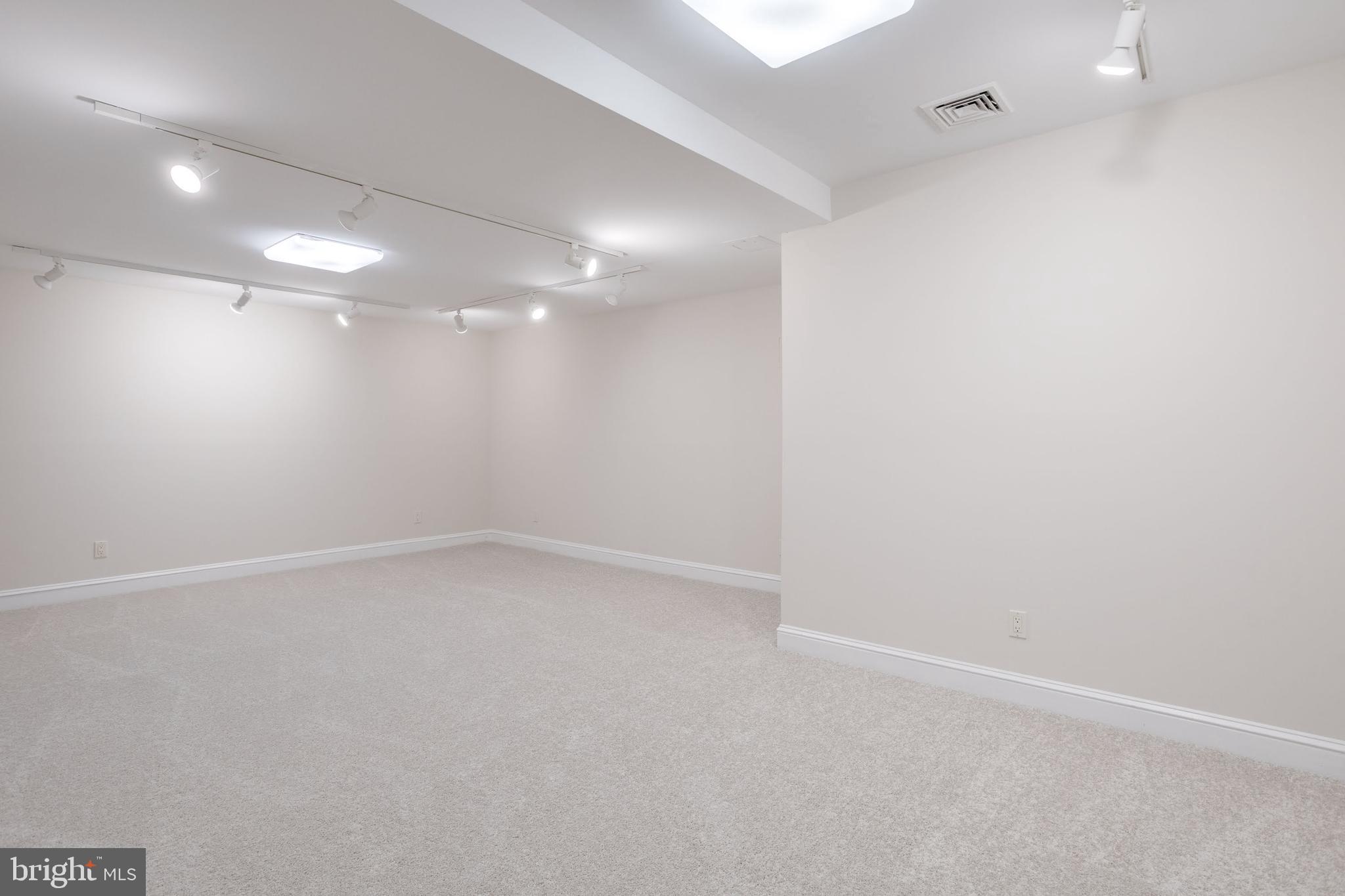 RUSTFIELD - Residential