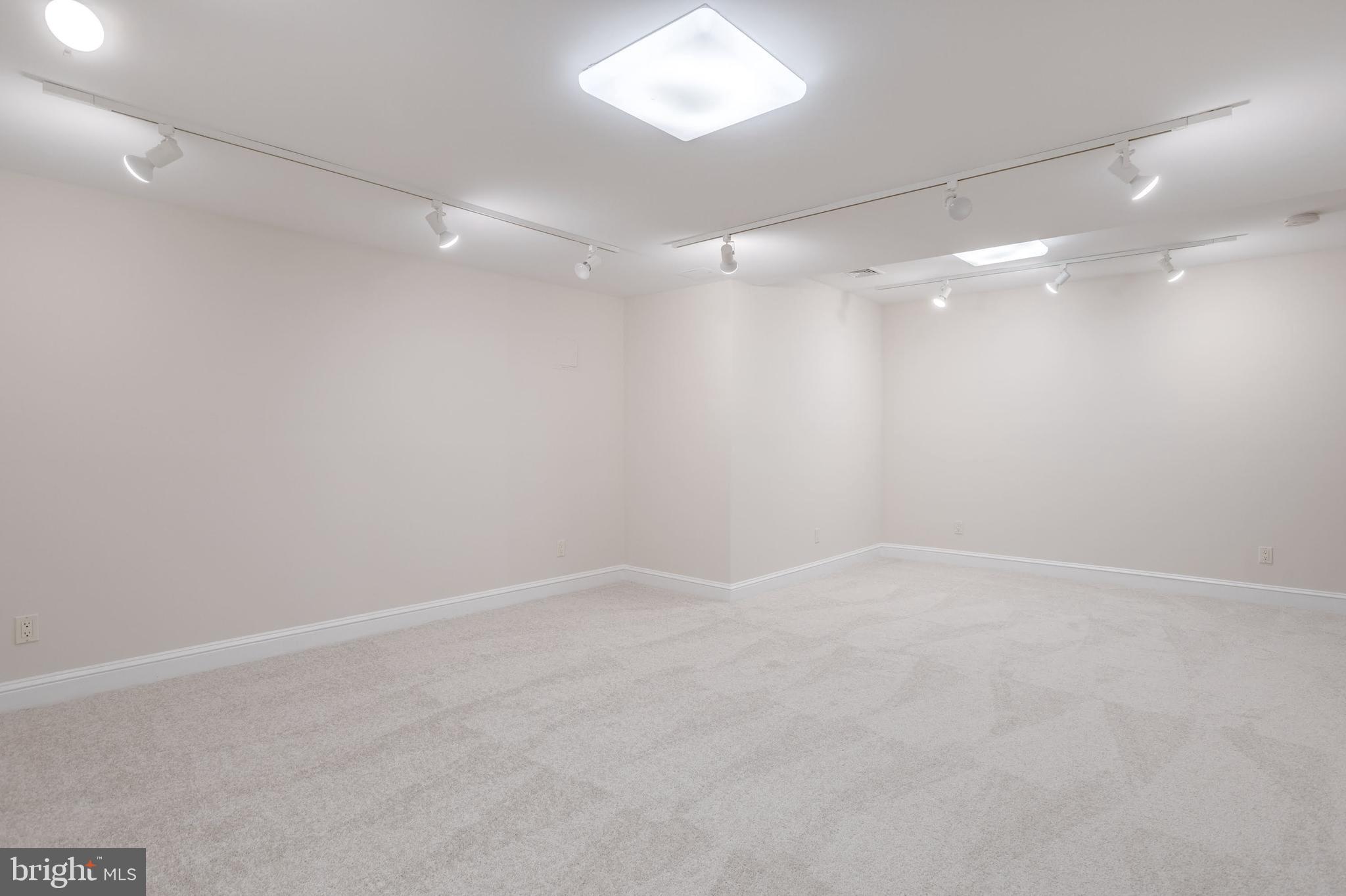 RUSTFIELD - Residential