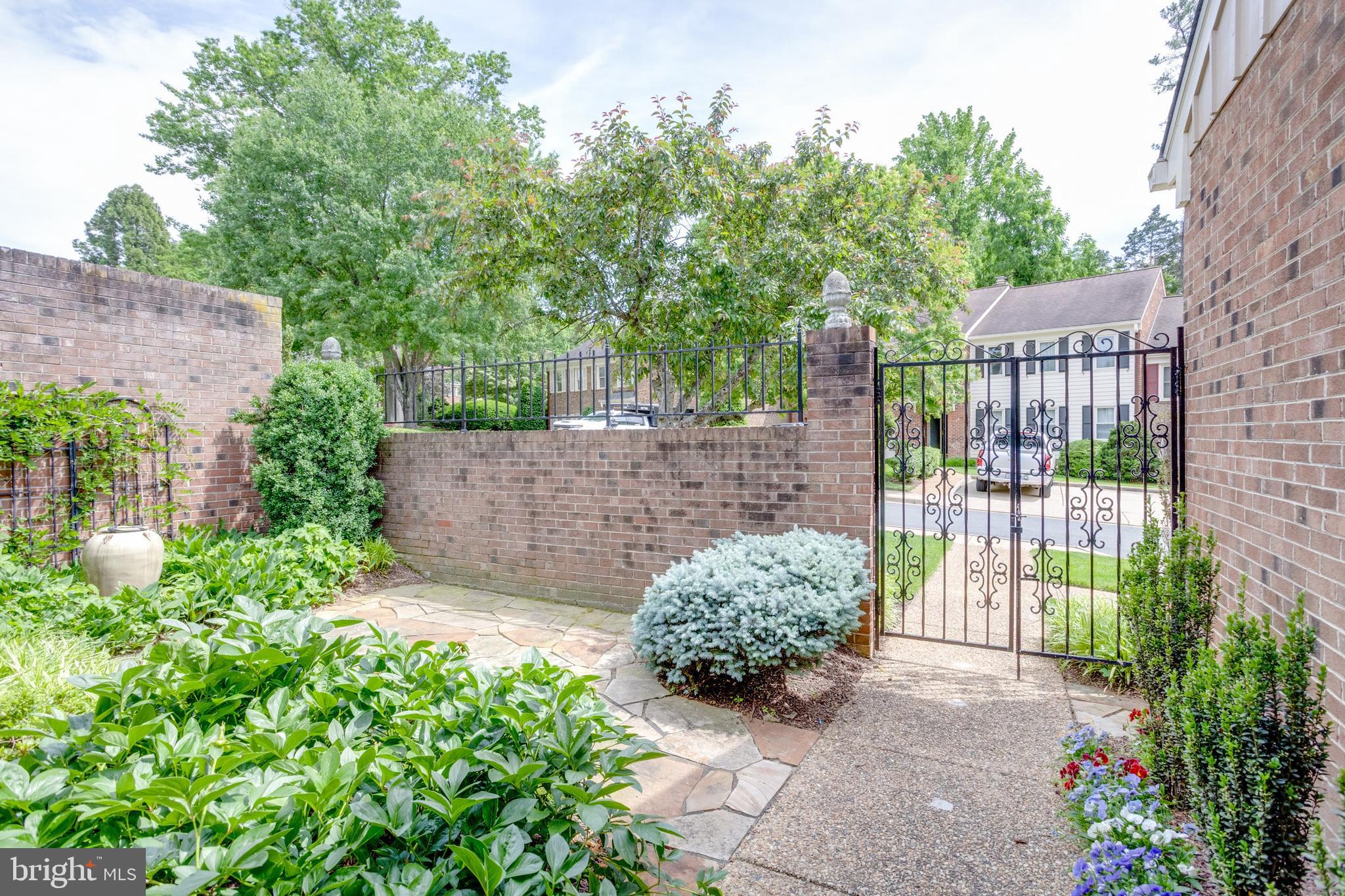 RUSTFIELD - Residential