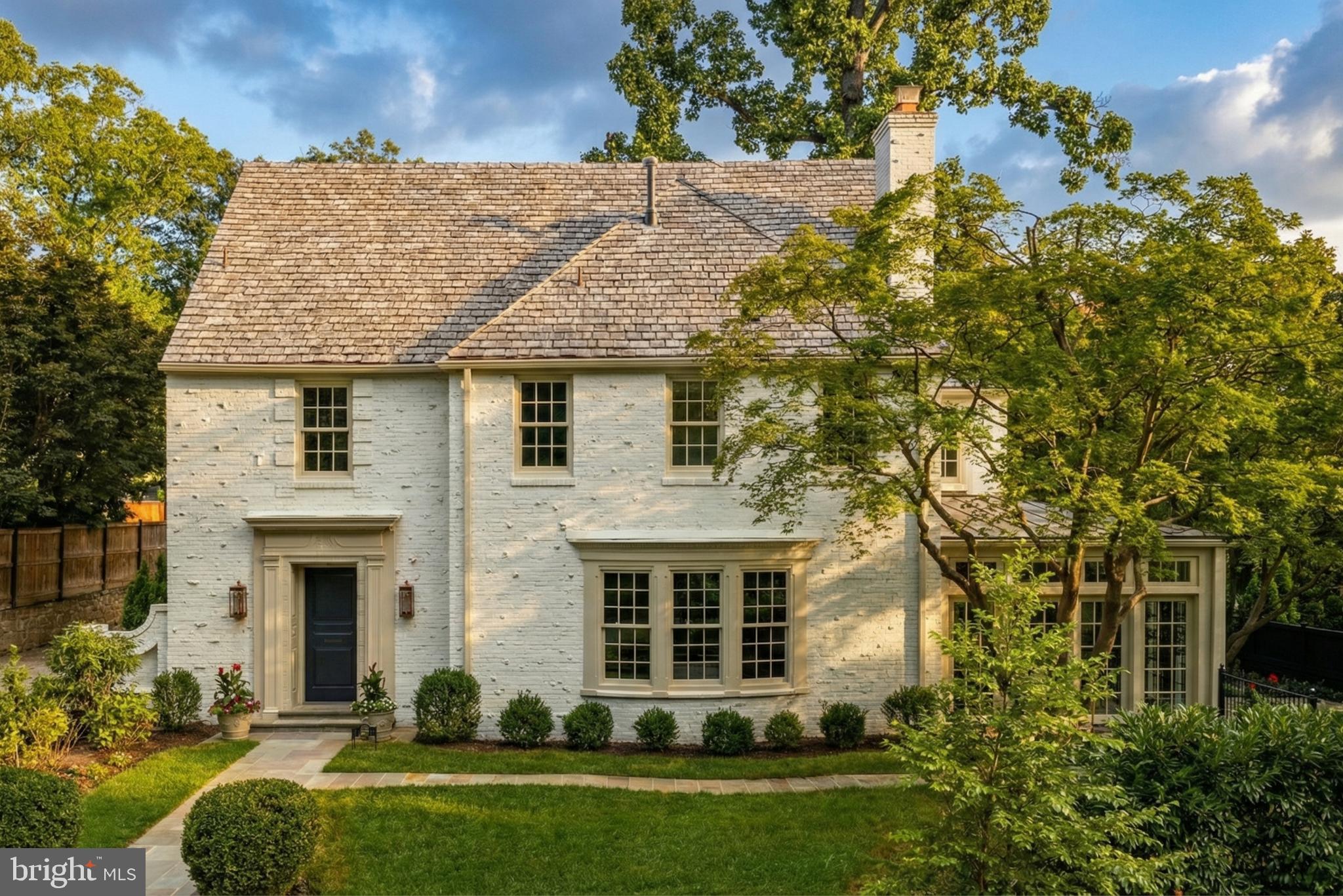 2825 MCGILL TERRACE NW