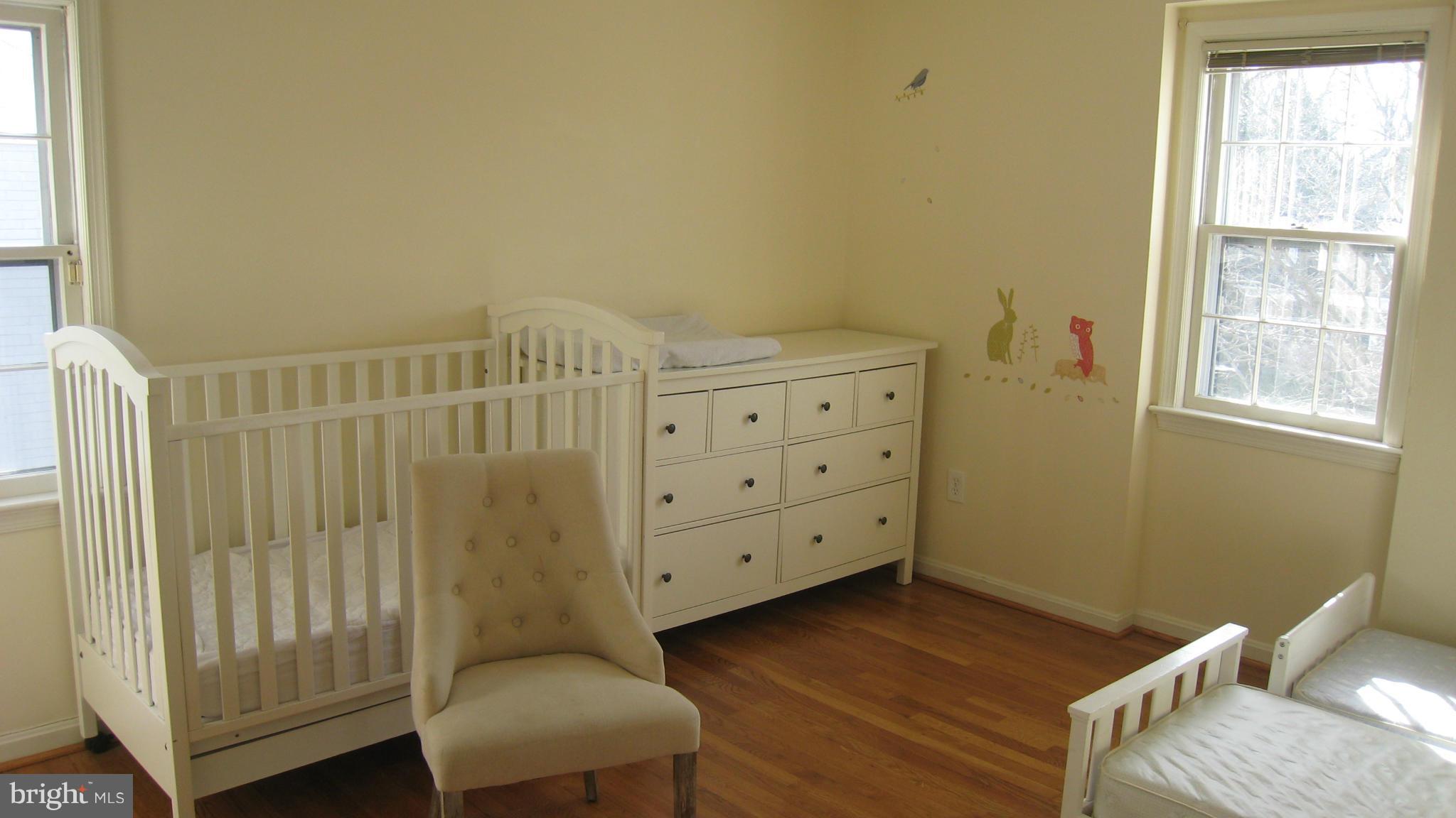 KINGS MANOR - Residential Lease