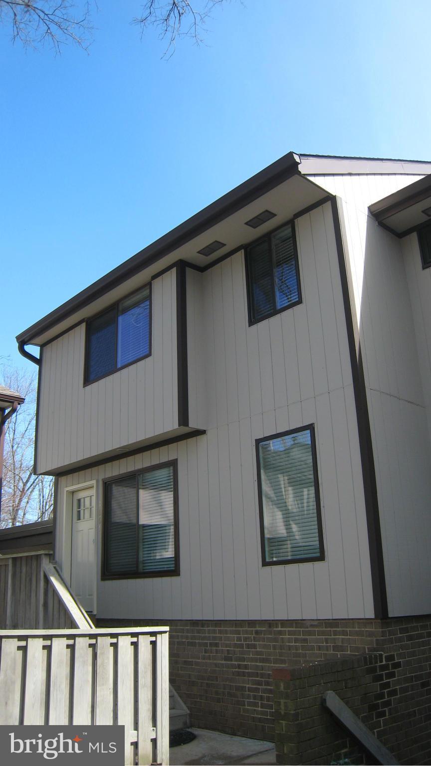 KINGS MANOR - Residential Lease