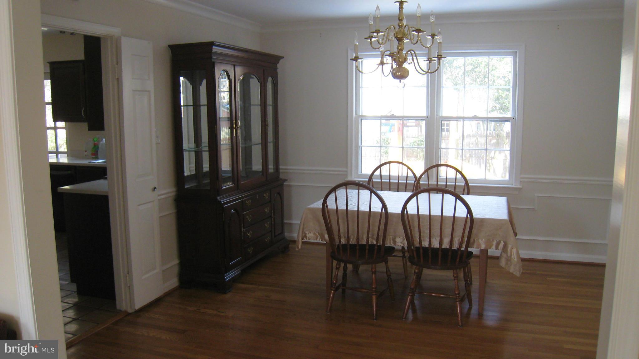 KINGS MANOR - Residential Lease