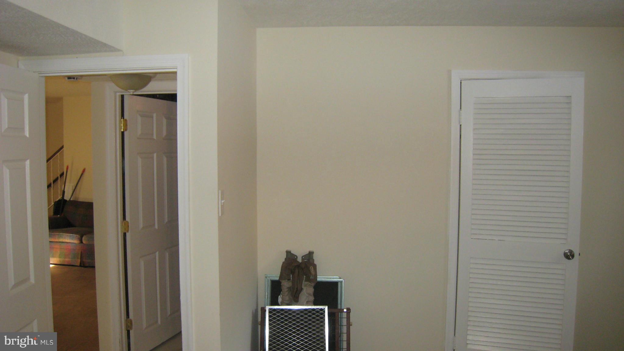 KINGS MANOR - Residential Lease