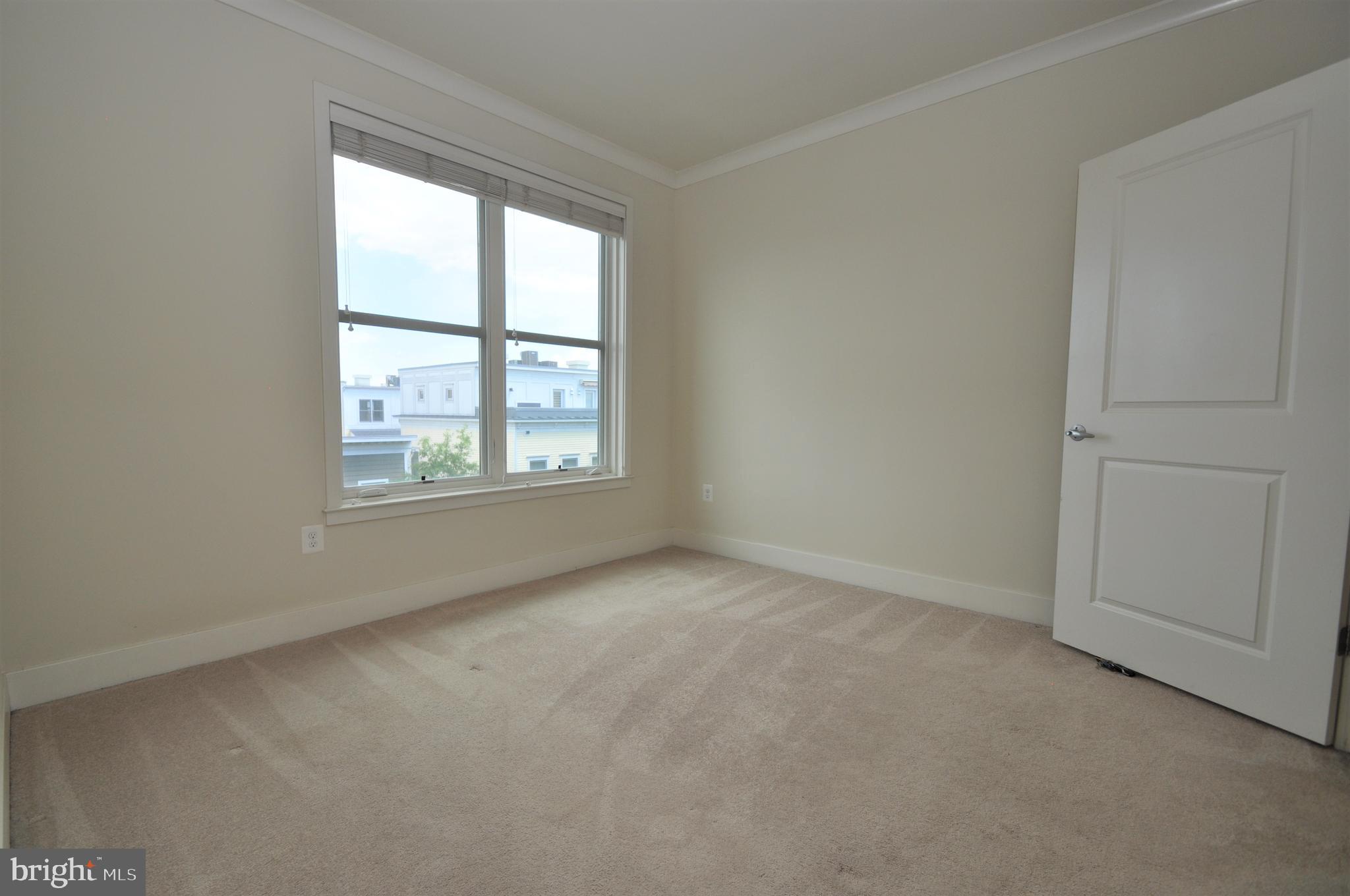 OLD TOWN COMMONS - Residential Lease