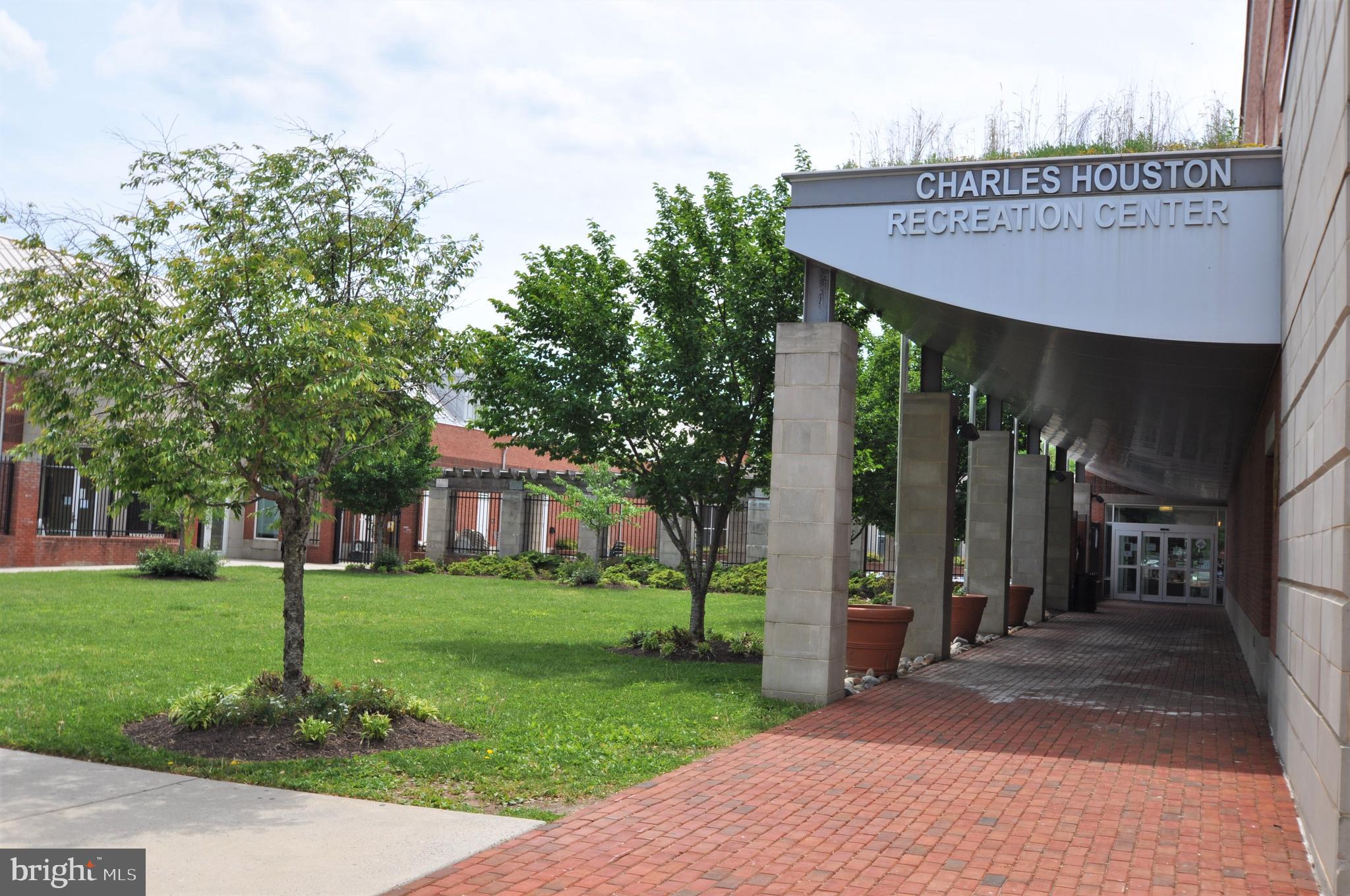 OLD TOWN COMMONS - Residential Lease