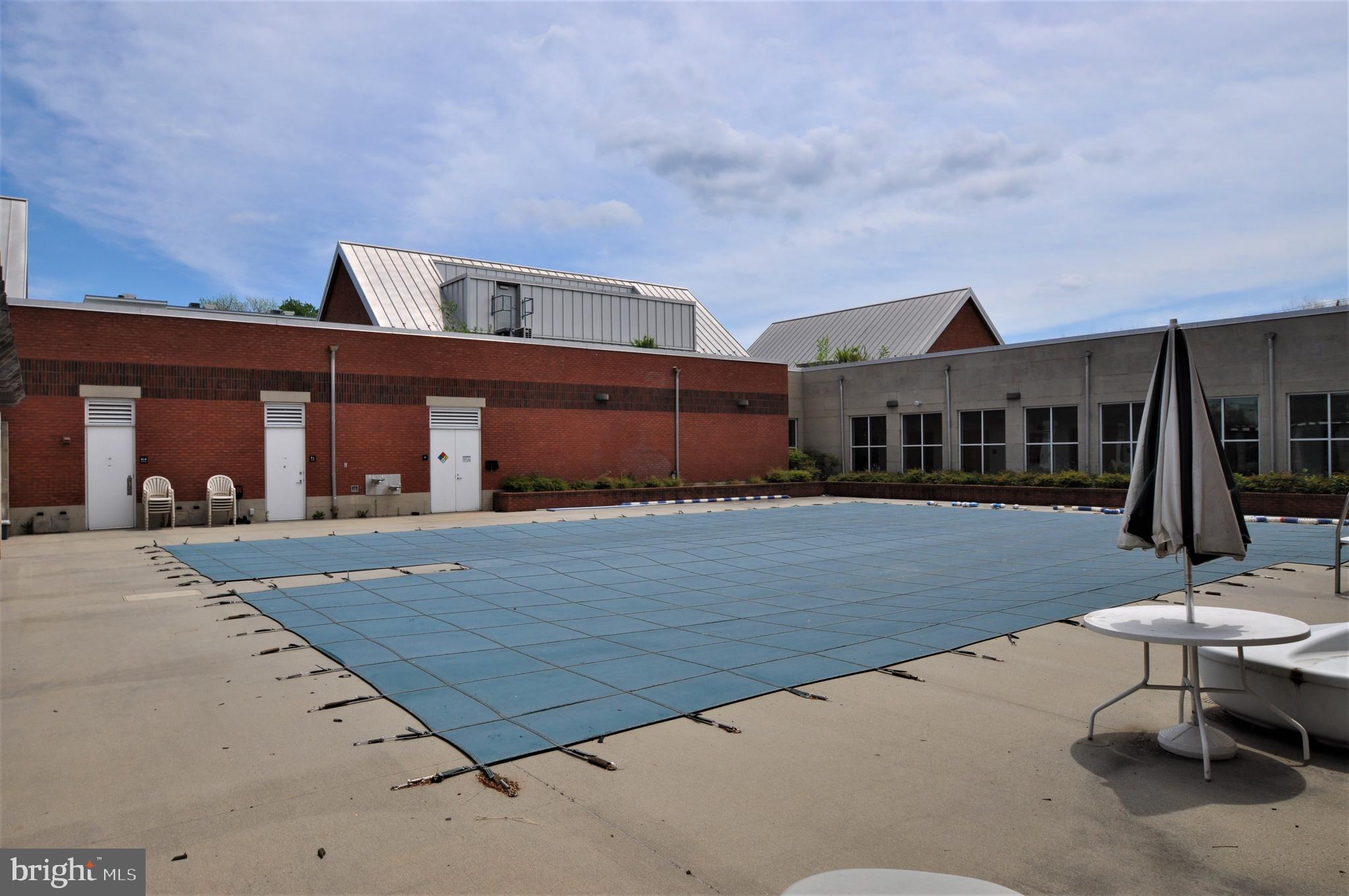 OLD TOWN COMMONS - Residential Lease